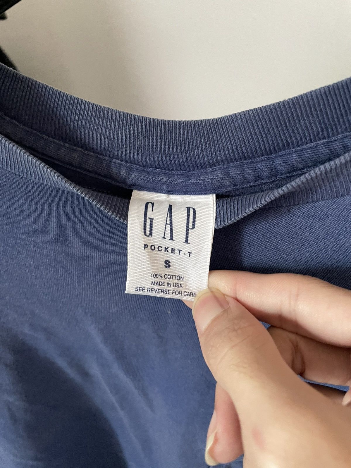 Vintage Vintage 90s GAP Pocket Tee – Made in USA / Sun-Faded Size US L / EU 52-54 / 3 - 3 Thumbnail