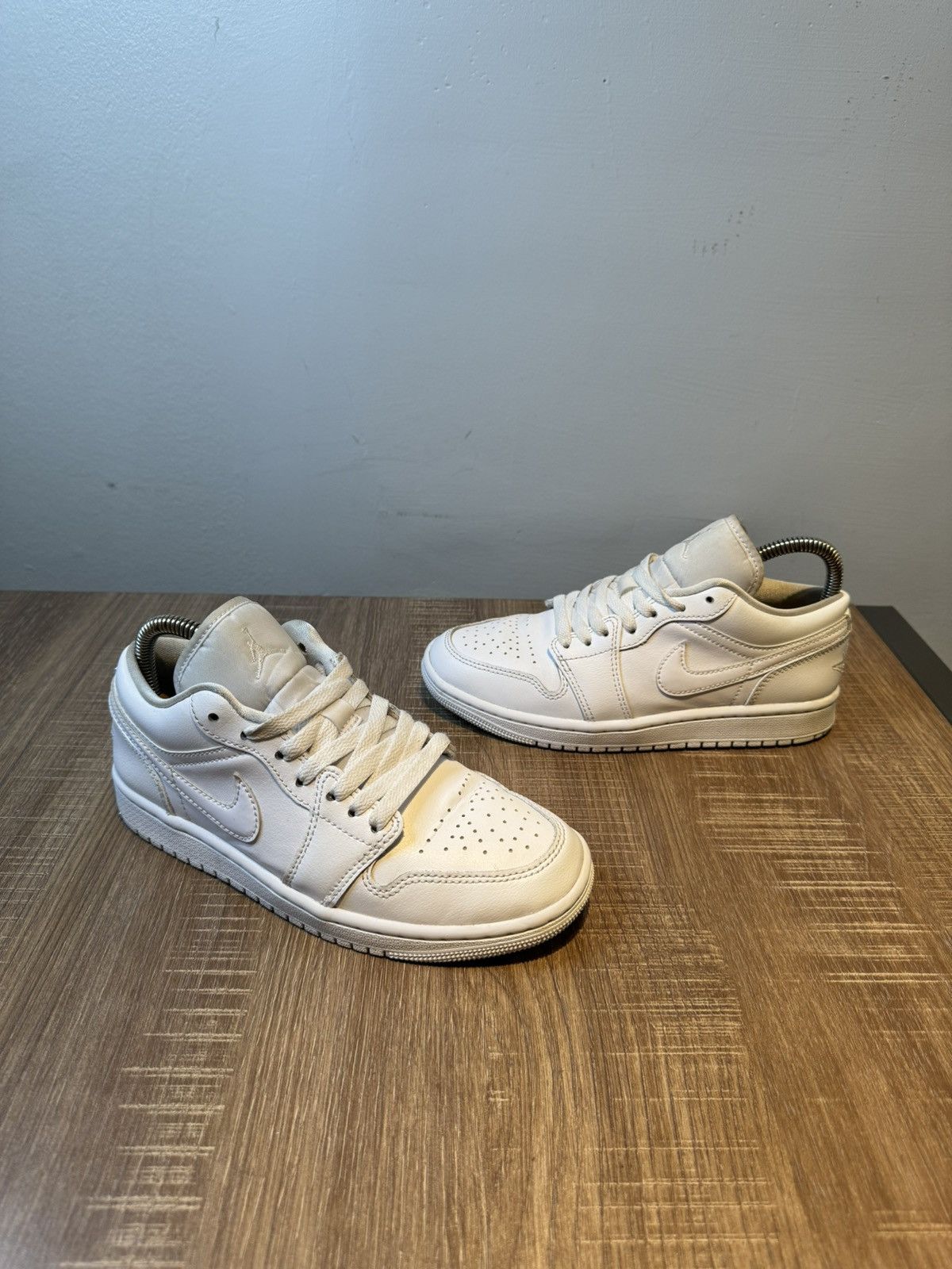 Jordan Brand Nike Air Jordan 1 Low Triple White Women’s Size 6 Sneakers Size US 6 / IT 36 - 2 Thumbnail