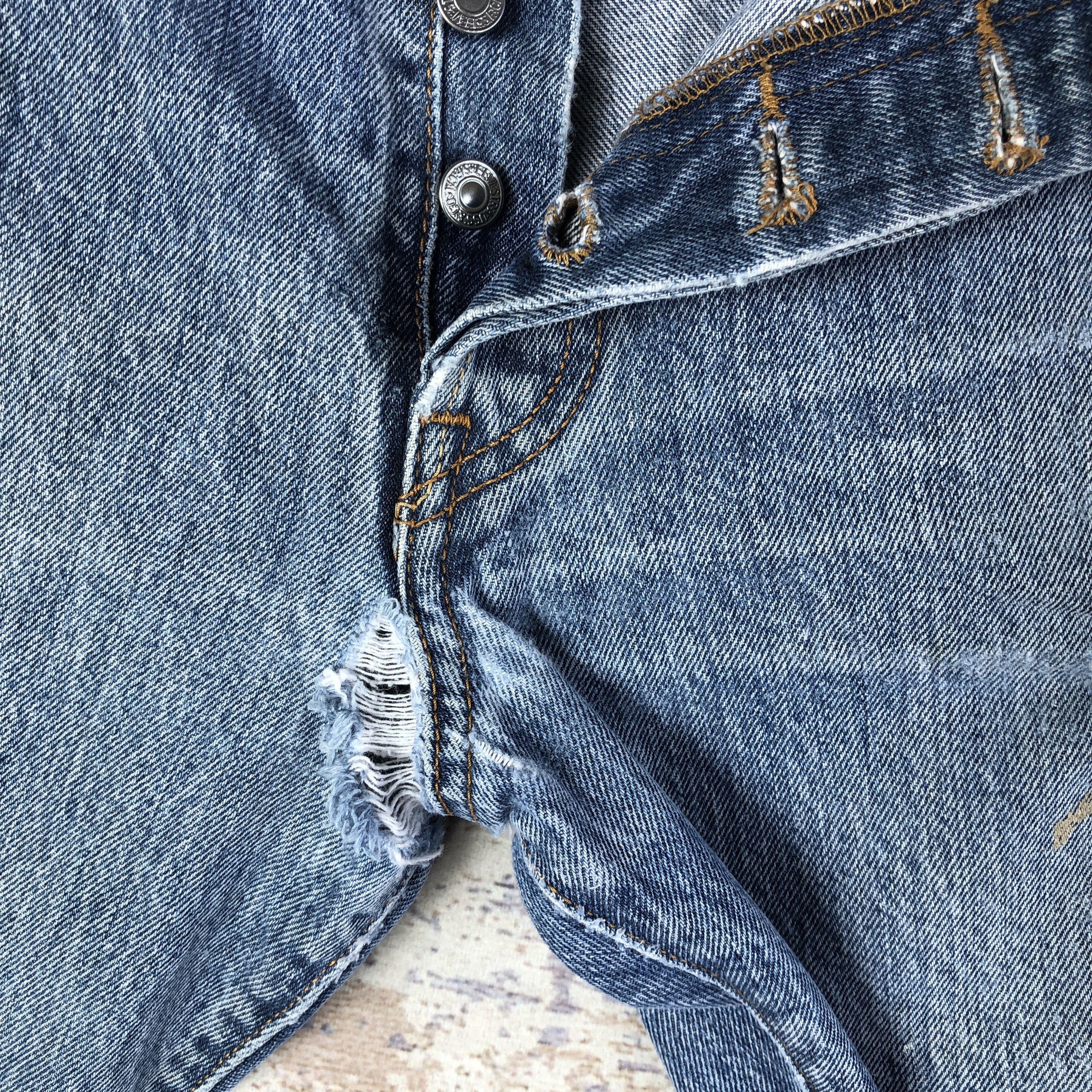 Levi's Vintage 90s Distressed Levis 501 Jeans Levi's Faded Denim Size US 32 / EU 48 - 9 Thumbnail
