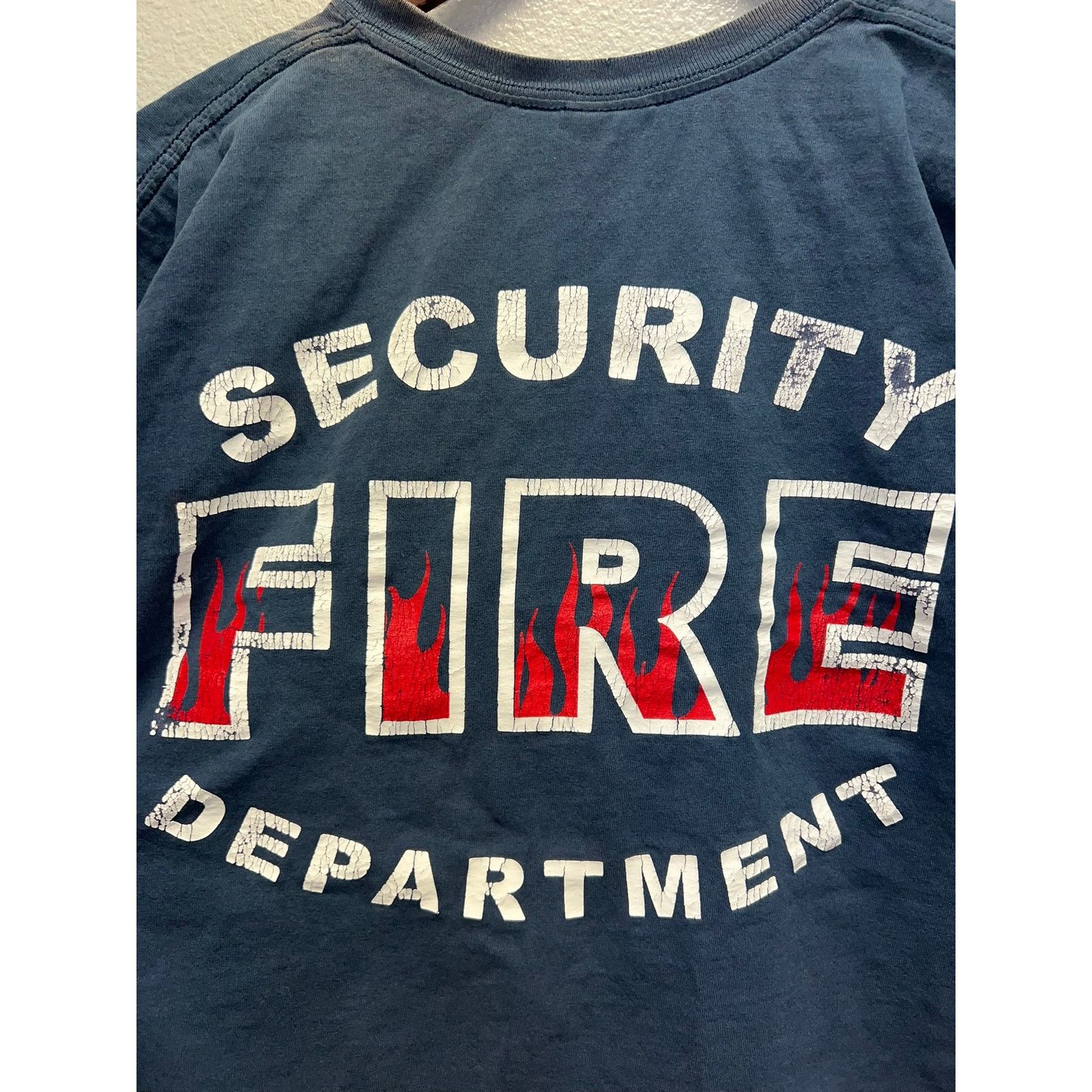 Gildan Vintage Security Fire Department Shirt Fire Fighter VTG XL Size US XL / EU 56 / 4 - 7 Thumbnail