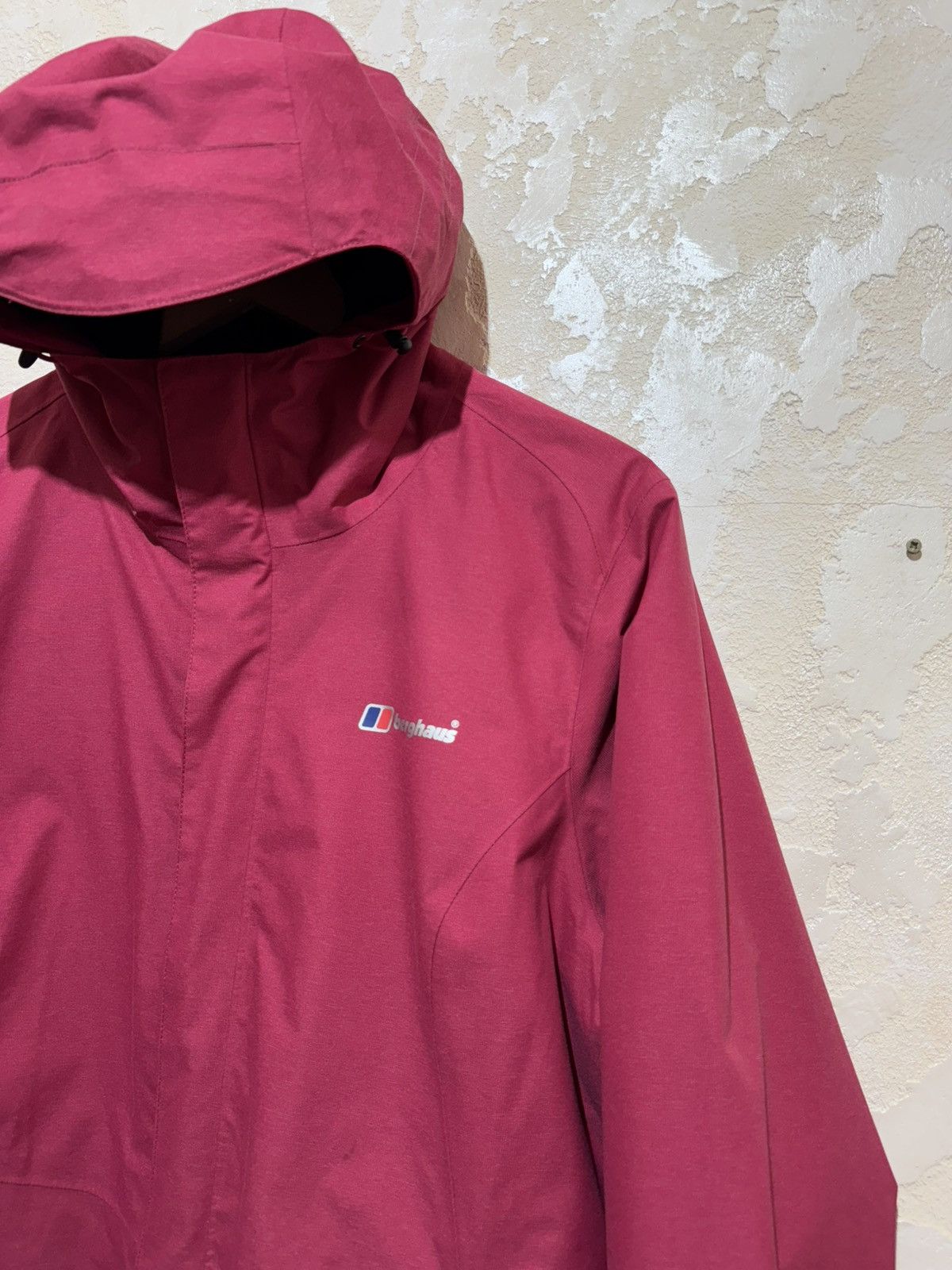 Berghaus × The Mountain Berghaus Women's Elara Waterproof Shell Jacket UK 14 Size L / US 10 / IT 46 - 4 Thumbnail