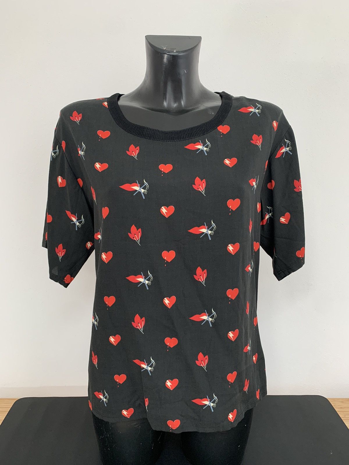 Yves Saint Laurent Saint Laurent Paris T-Shirt Size S / US 4 / IT 40 - 1 Thumbnail