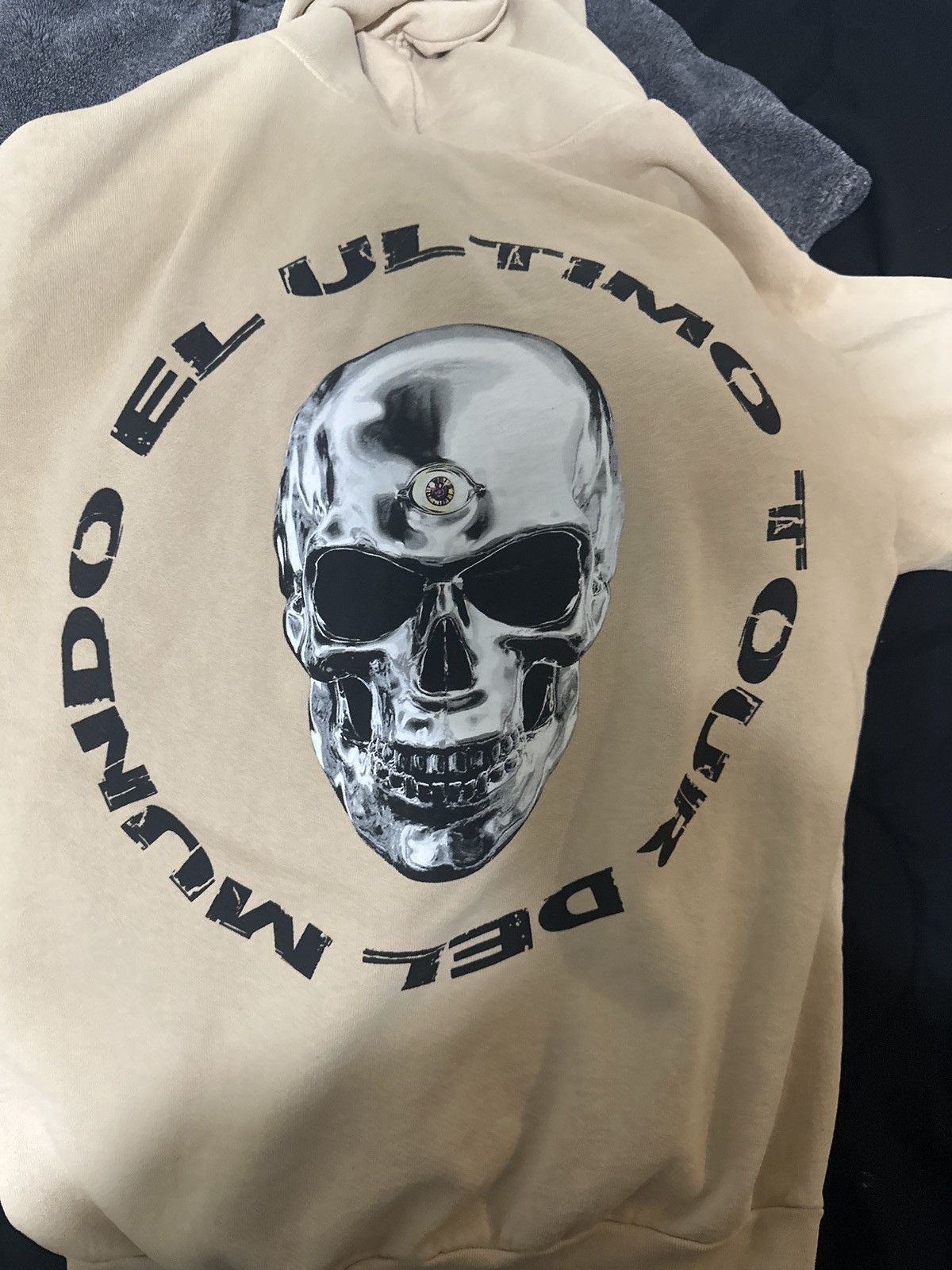 Other Bad Bunny el ultimo tour del mundo hoodie skull Size US M / EU 48-50 / 2 - 3 Thumbnail