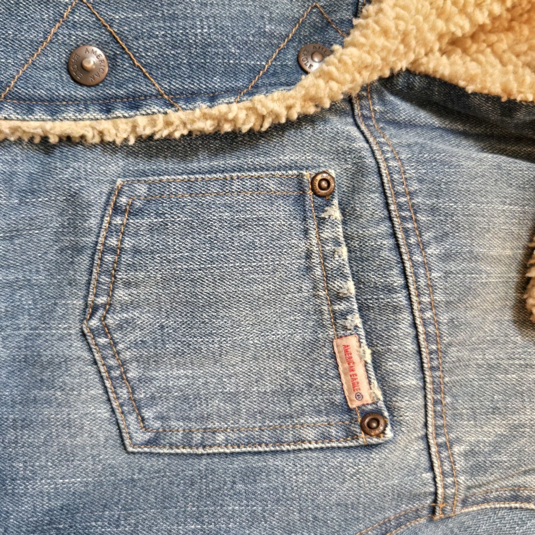 American Eagle Outfitters VINTAGE American Eagle Denim Jacket Womens M Blue Sherpa Lined 90s Trucker Snap Bomber Jacket Size M / US 6-8 / IT 42-44 - 6 Thumbnail