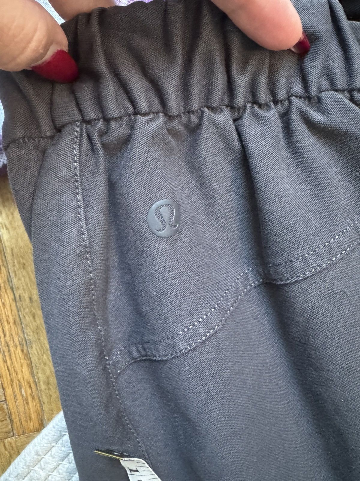 Lululemon Lululemon Cargo Pants size 25 Size 25" / US 0 / IT 36 - 6 Thumbnail