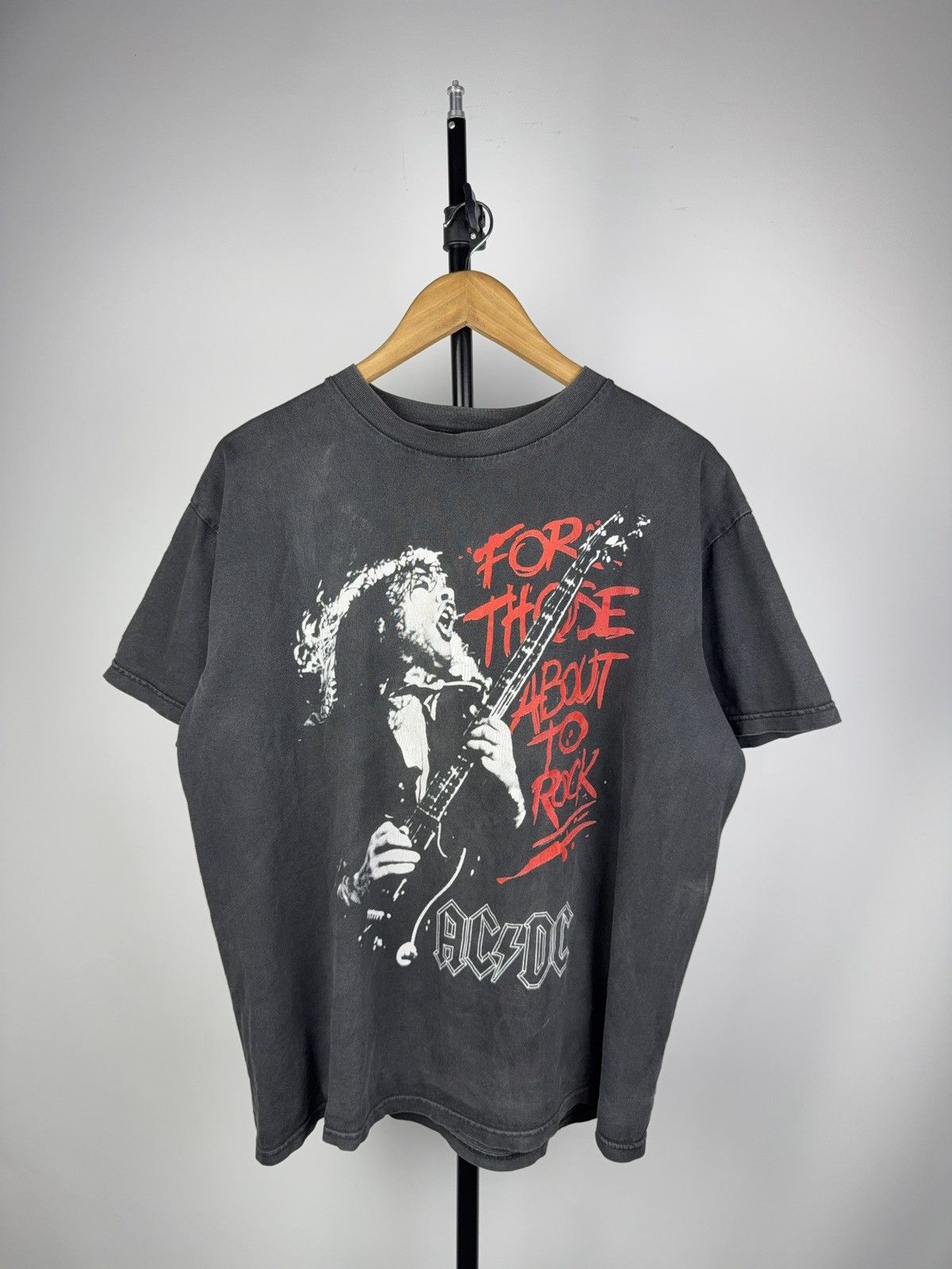 AC/DC Vintage AC/DC 2004 Rock Band Faded Tee T-shirt We Salute You Size US L / EU 52-54 / 3 - 1 Thumbnail