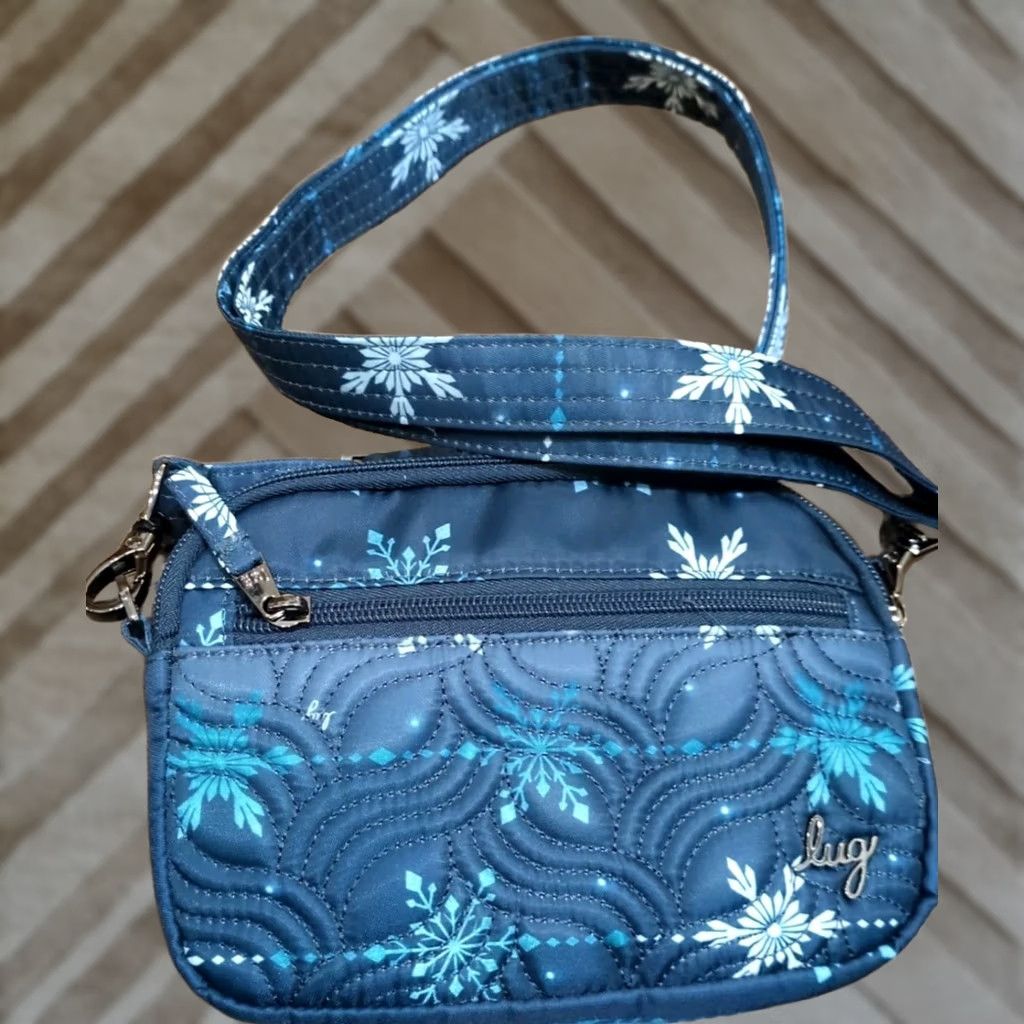 Vintage Lug Crossbody Bag Convertible Belt Bag Small Blue Winter Snowflake Paws Pattern Size ONE SIZE - 1 Thumbnail