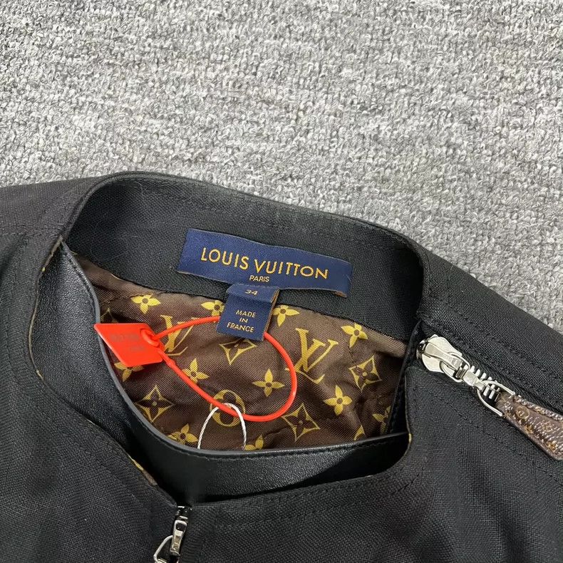 Louis Vuitton Louis Vuitton Patchwork leather coat with presbyopia printe Size XXS / US 00 / IT 34 - 5 Thumbnail
