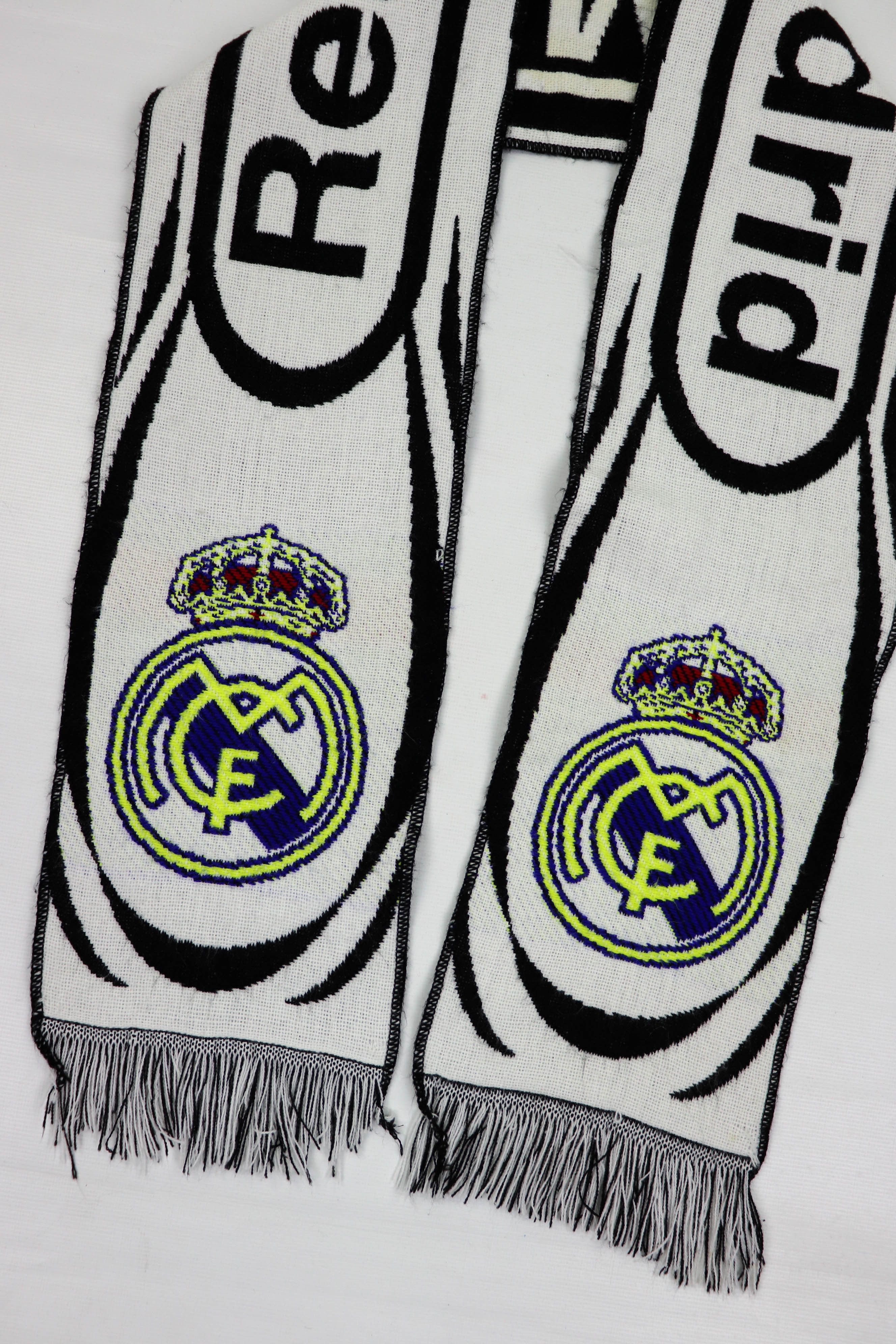 Vintage Draps Vintage FC Real Madrid Acrylic Soccer Scarf Size ONE SIZE - 5 Thumbnail