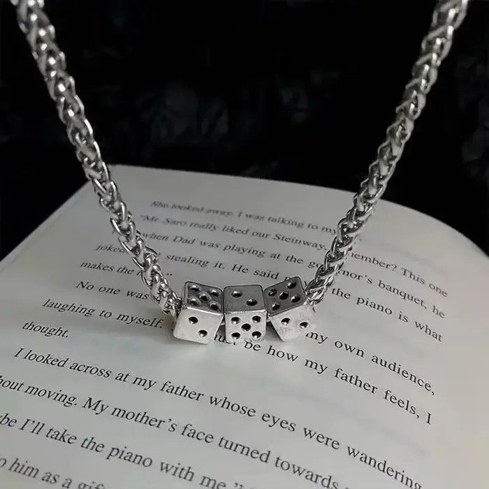 Jewelry Dice Twisted Chain Clavicle Necklace Size ONE SIZE - 1 Thumbnail