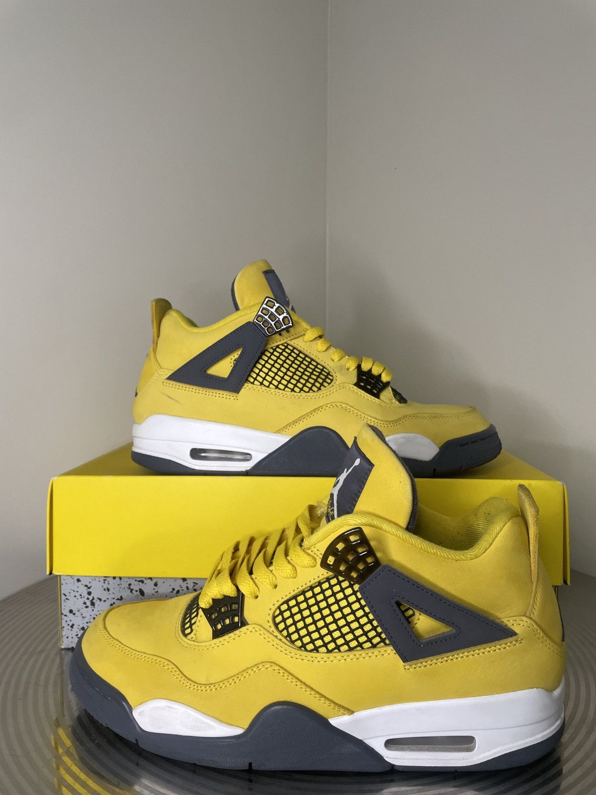 Jordan Brand Jordan 4 Lightning Size US 9.5 / EU 42-43 - 3 Thumbnail
