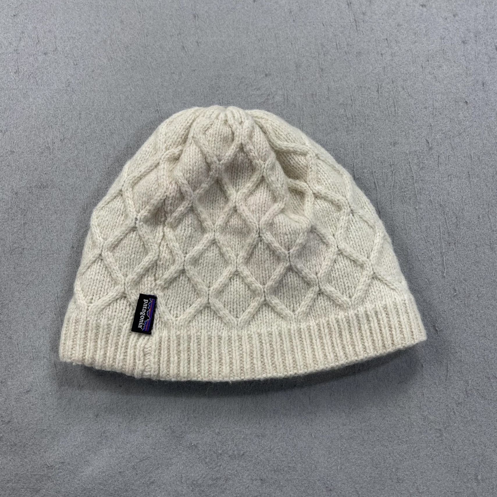 Patagonia Patagonia Hat Beanie Womens One Size White Diamond Knit Honeycomb Fleece Winter Size ONE SIZE - 2 Thumbnail