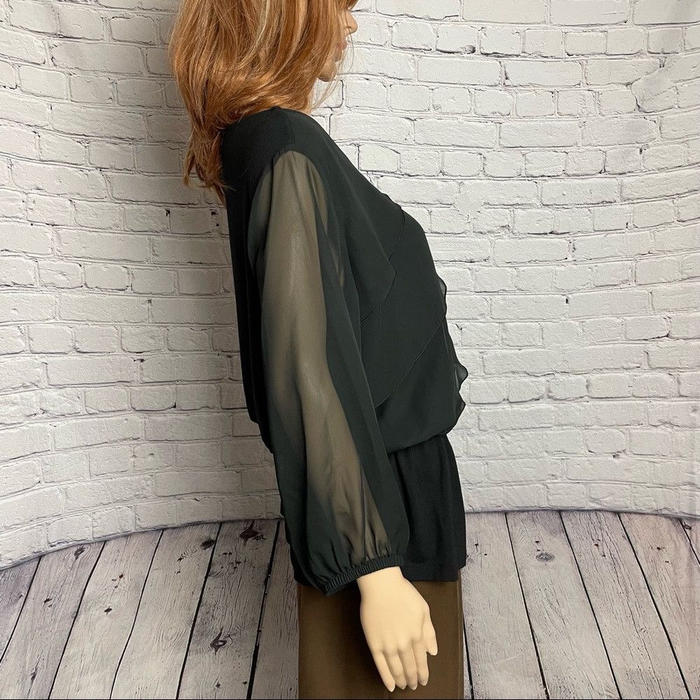 Chicos Chico's Knit Ruffle-Front Black Top Size 1 US M Size M / US 6-8 / IT 42-44 - 4 Thumbnail