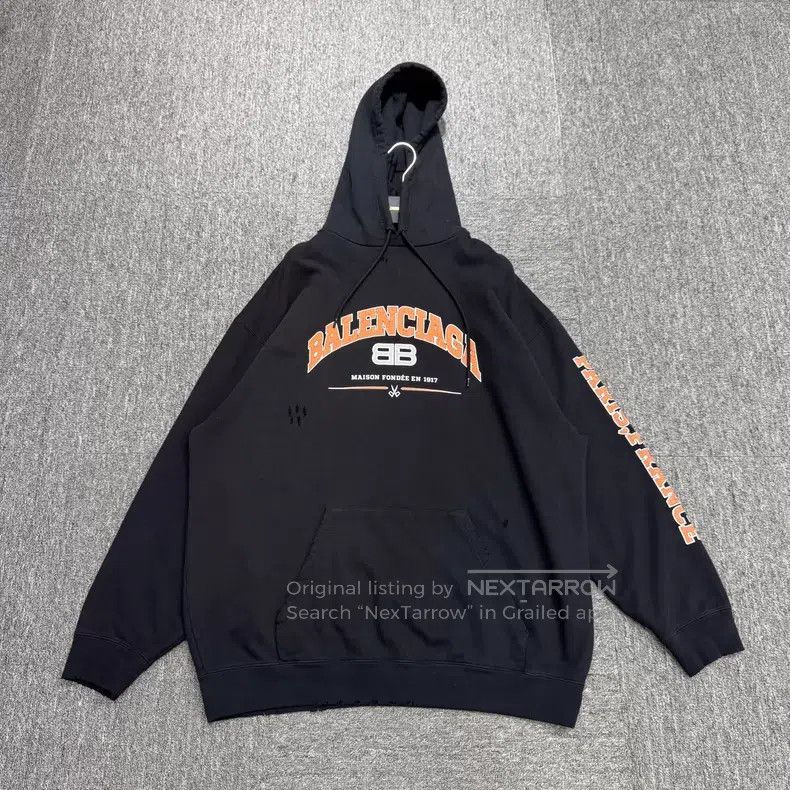 Balenciaga Balenciaga Distressed hooded sweatshirt Size US XL / EU 56 / 4 - 1 Thumbnail