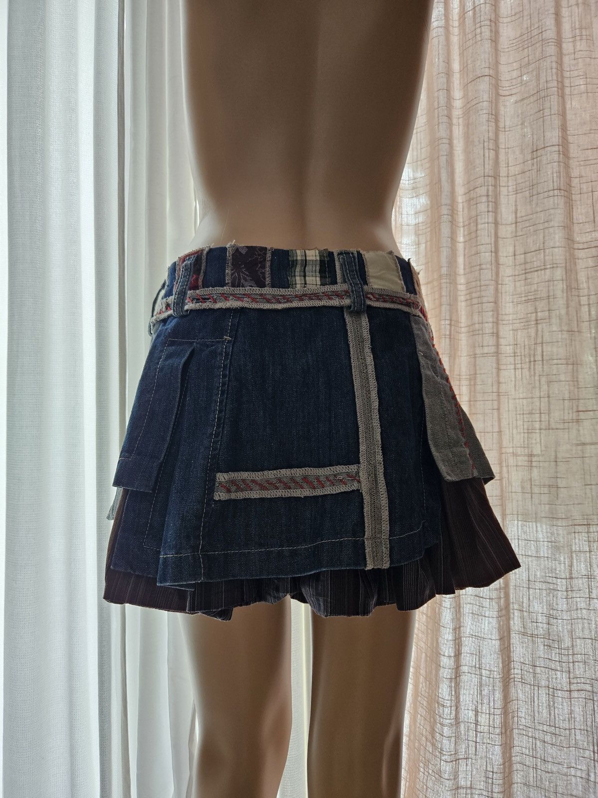 Designer × Vintage Vintage Multi-Material Layered Patchwork Denim Mini Skirt Size 28" / US 6 / IT 42 - 2 Thumbnail