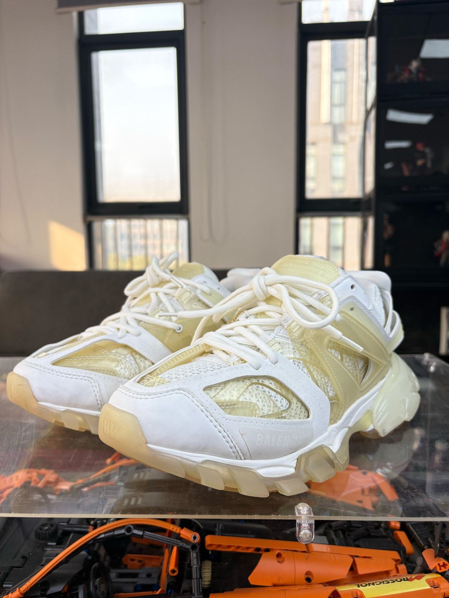 Balenciaga Balenciaga Yellow Lowtop Sneakers us_8-5 Women Size US 8.5 / IT 38.5 - 1 Thumbnail