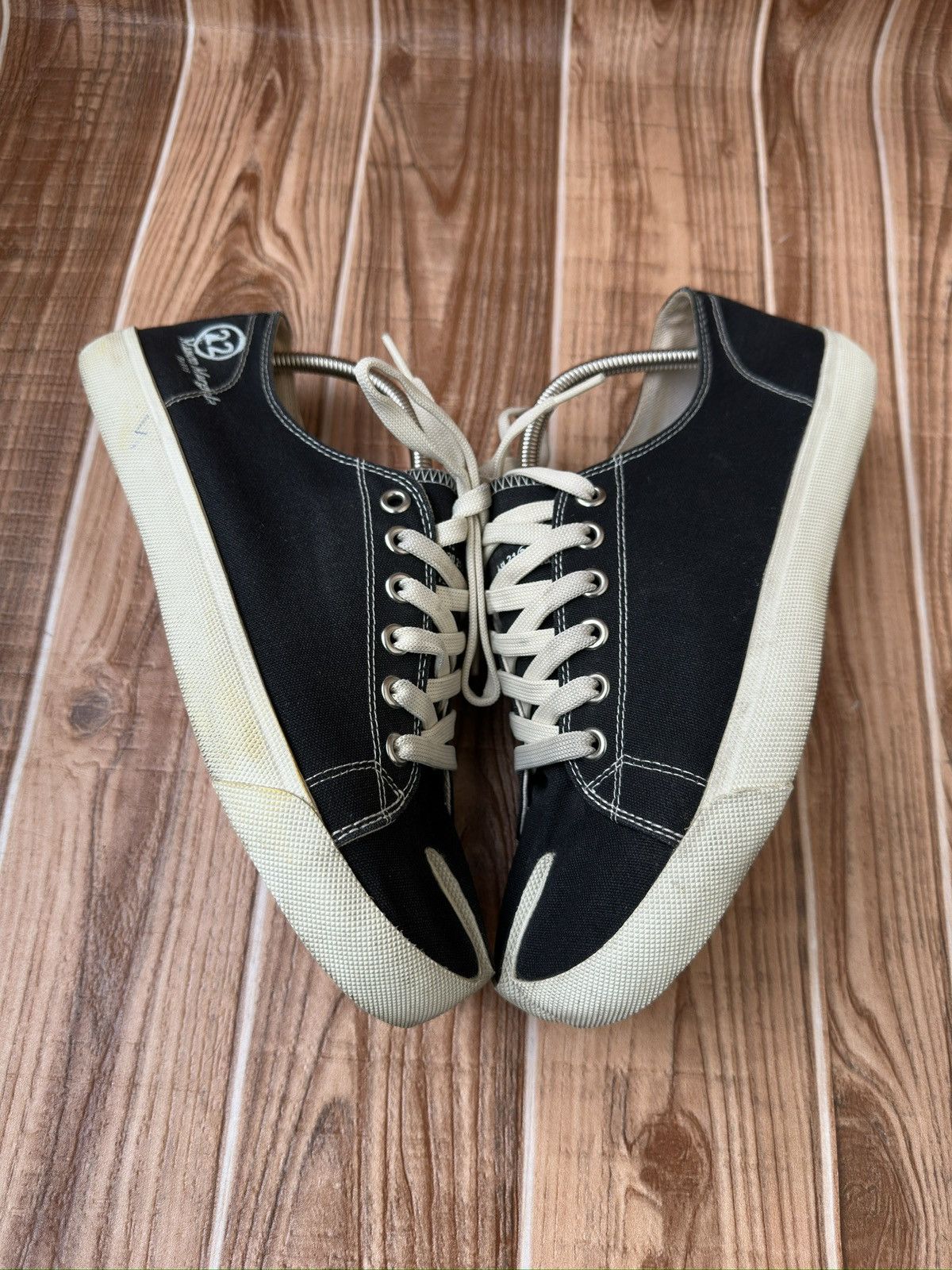 Maison Margiela Maison Margiela Canvas 'Tabi' Lowtops Size US 10 / EU 43 - 8 Thumbnail