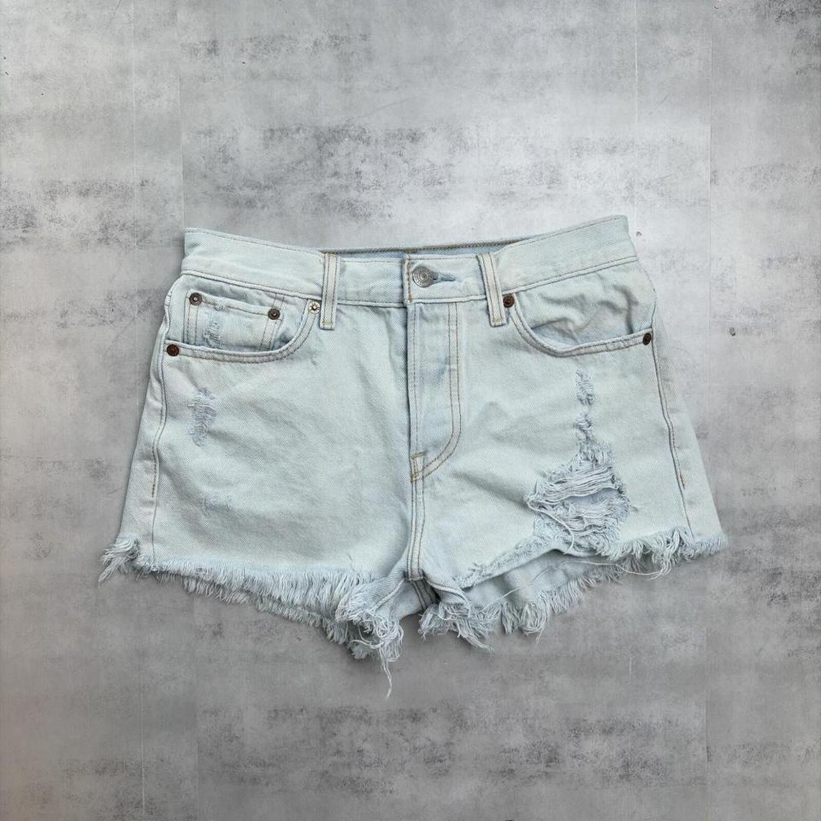 Levi's Y2K Light Wash Levi’s Grunge Mini Denim Shorts Size 42" / US 20 - 4 Thumbnail