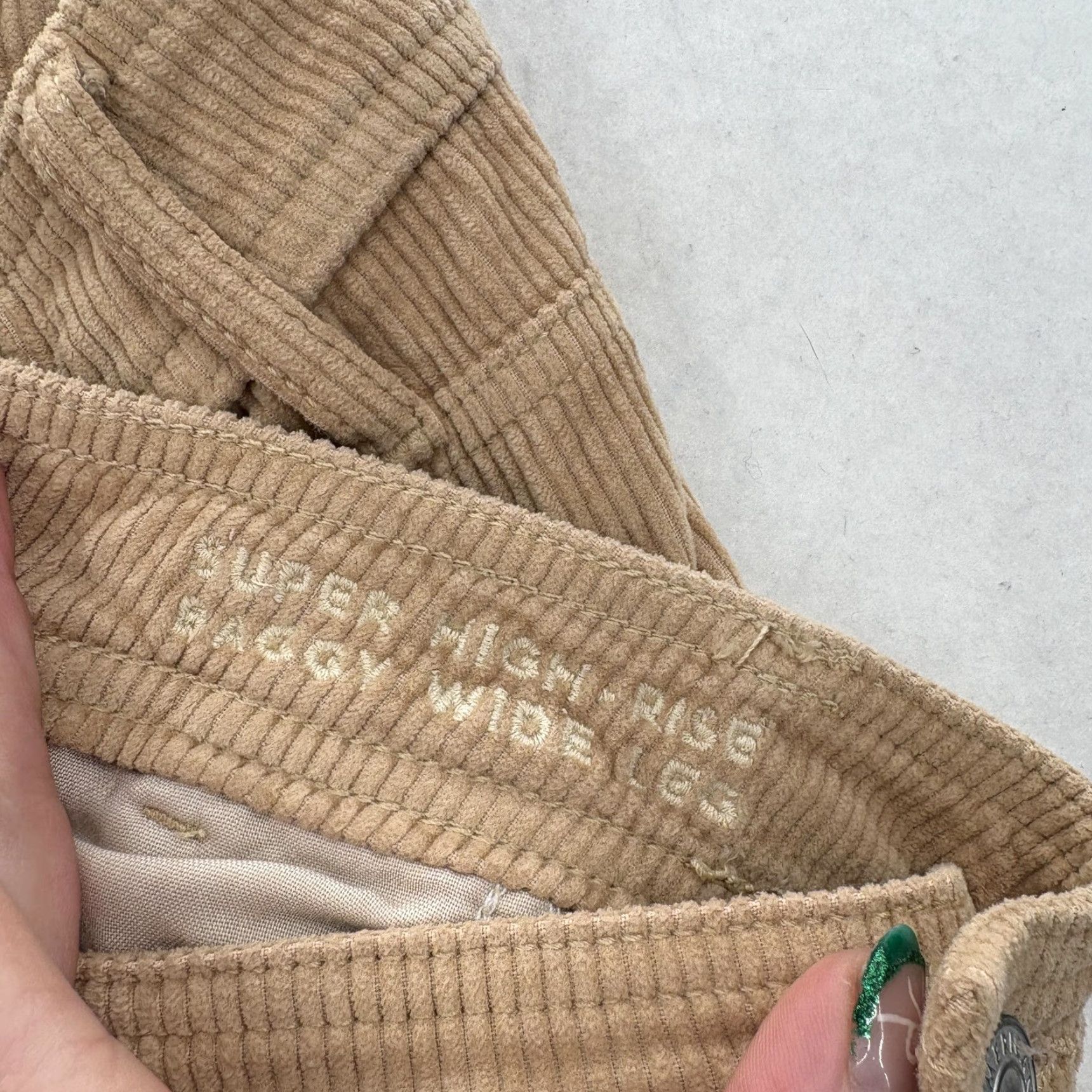 American Eagle Outfitters VINTAGE American Eagle Pants Womens 16 Beige Corduroy Super High Rise Wide Leg Cargo Y2K Size 38" / US 16 / IT 52 - 5 Thumbnail