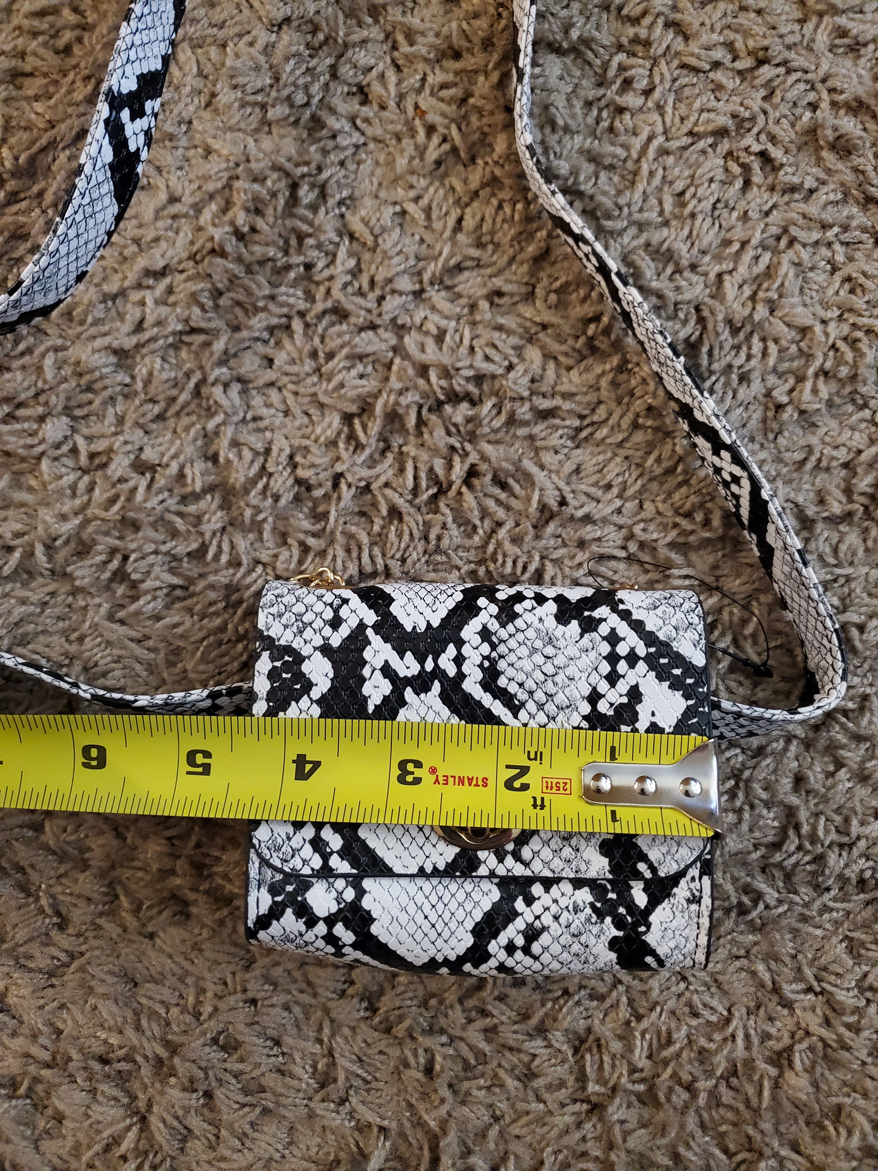 Other *NWOT* B + W Faux Snake Skin Mini Belt Bag/Shoulder Bag Size ONE SIZE - 6 Thumbnail