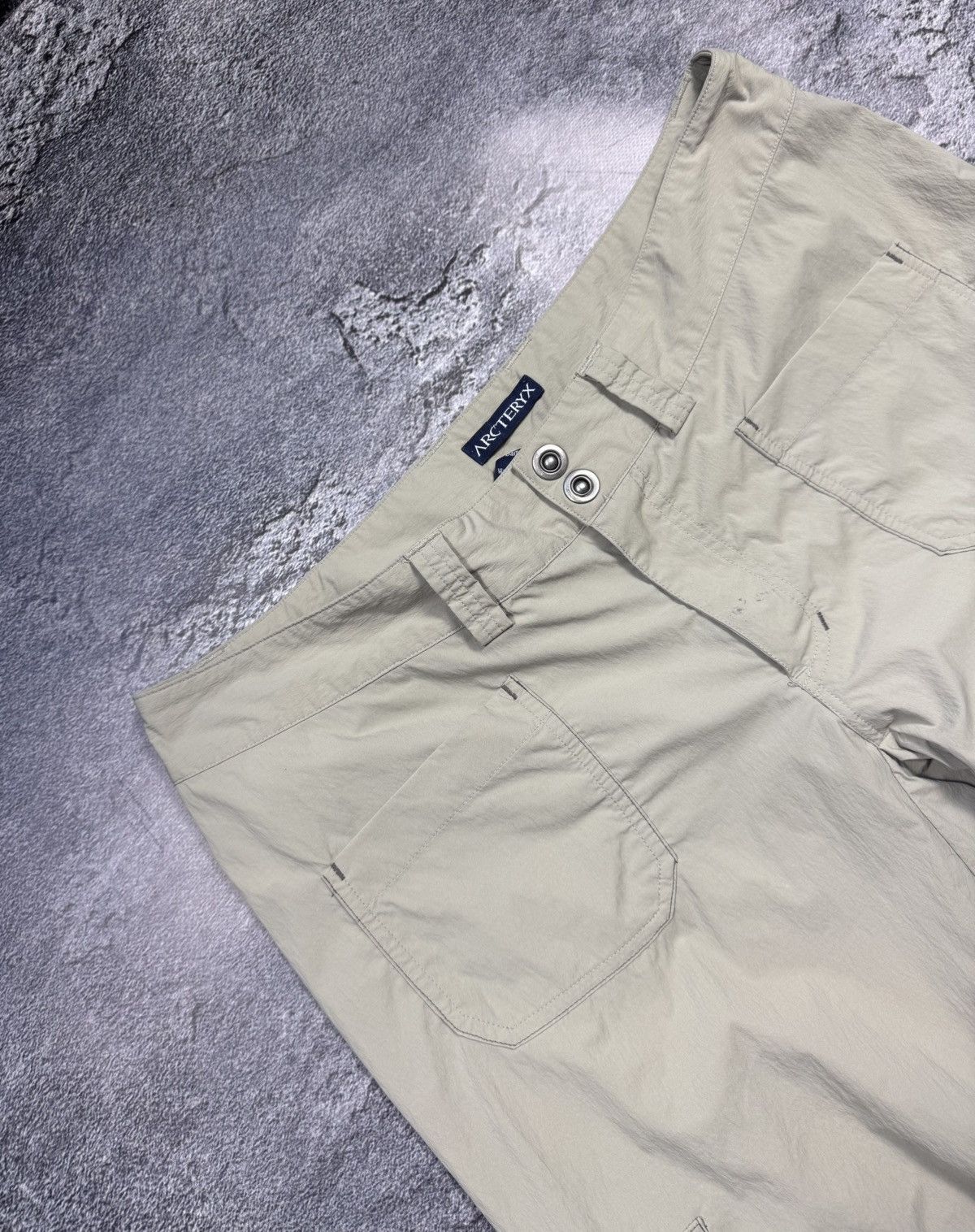 Arc'teryx Arc'teryx Women's Cargo Pants — Sahara Tan Size 30" / US 8 / IT 44 - 2 Thumbnail