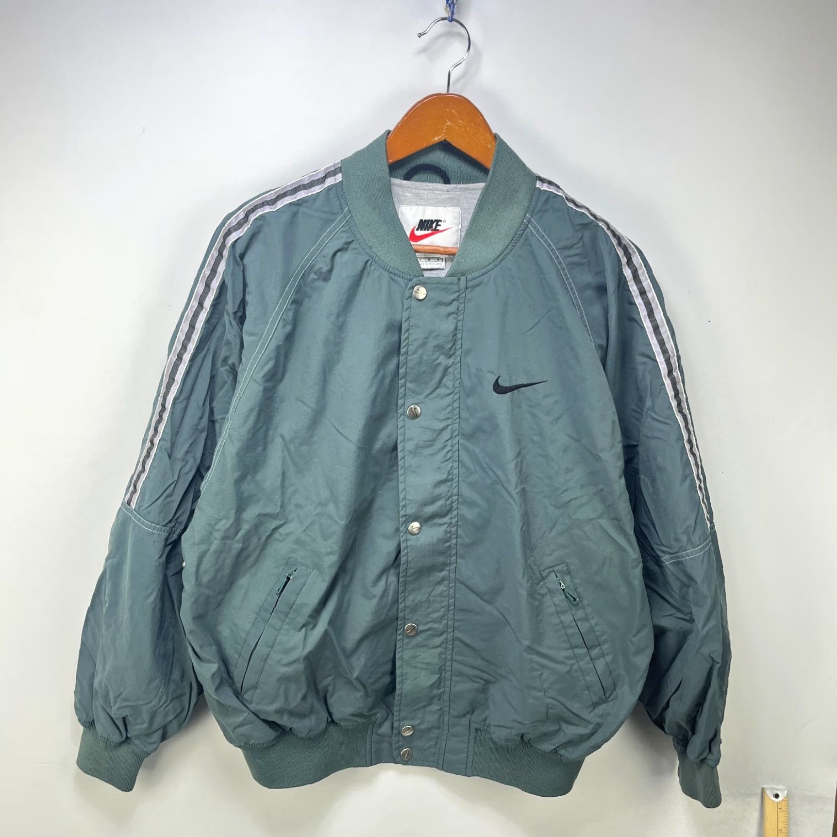 Nike VINTAGE Nike Bomber Windbreaker Jacket M Green 90s Swoosh Embroidered Logo Mens Size US M / EU 48-50 / 2 - 2 Thumbnail