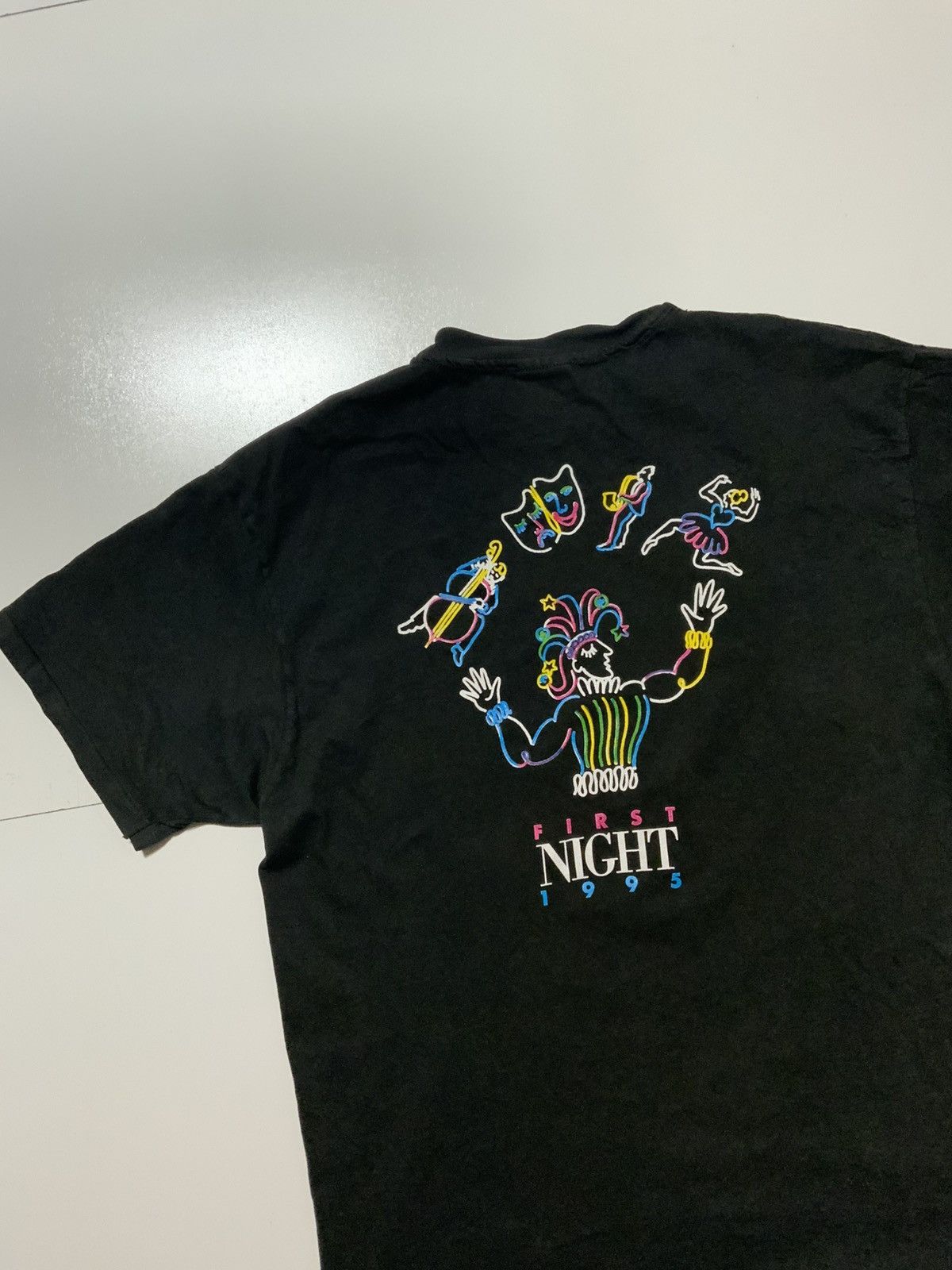 Vintage Vintage 1995 Arts Hermosa Clown Single Stitch T-Shirt Size US L / EU 52-54 / 3 - 6 Thumbnail