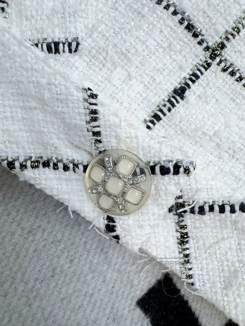 Chanel Chanel 19s beach series black and white plaid short diamon Size XS / US 0-2 / IT 36-38 - 3 Thumbnail