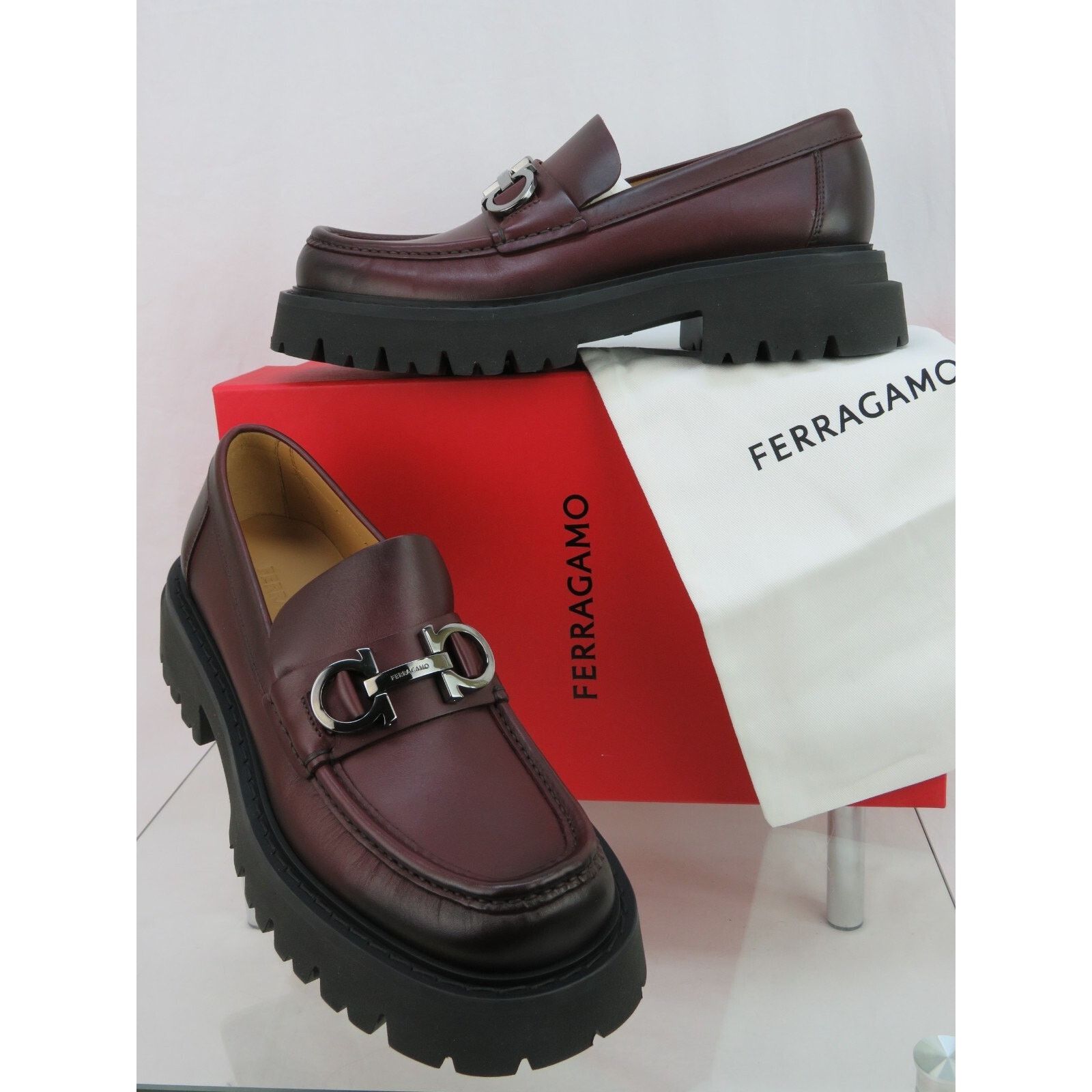 Salvatore Ferragamo FERRAGAMO BURGUNDY LEATHER FLORIAN LUG GANCINI LOAFERS 10 Size US 10 / EU 43 - 1 Thumbnail