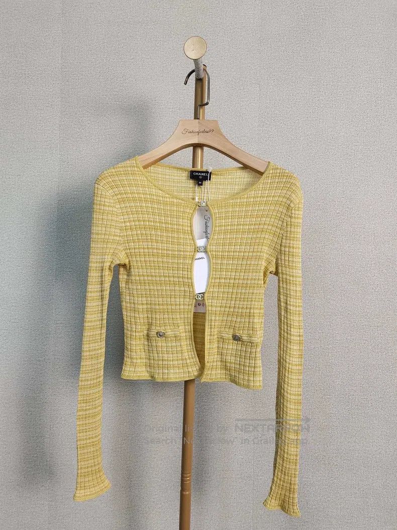 Chanel Chanel Yellow knitted cardigan coat Size XXS / US 00 / IT 34 - 1 Thumbnail