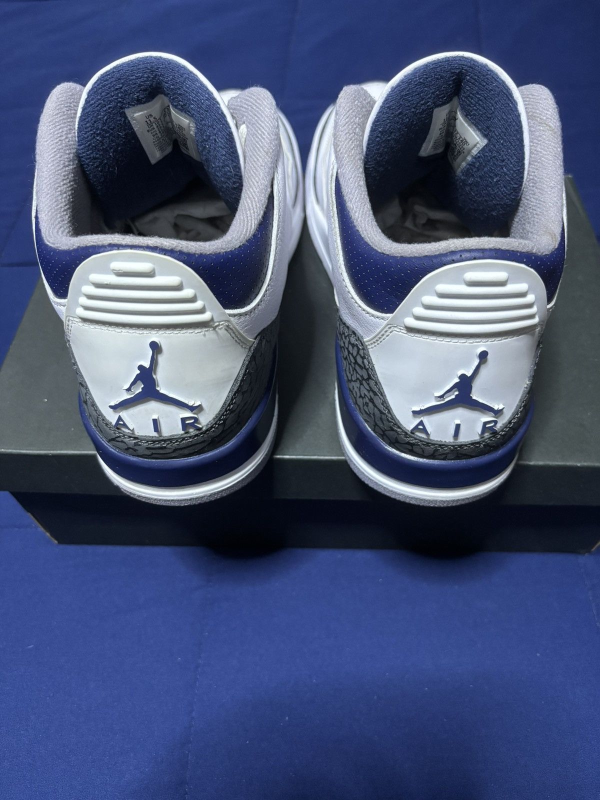 Jordan Brand Jordan 3 Retro Midnight Navy 2023 Size 11.5 Size US 11.5 / EU 44-45 - 4 Thumbnail