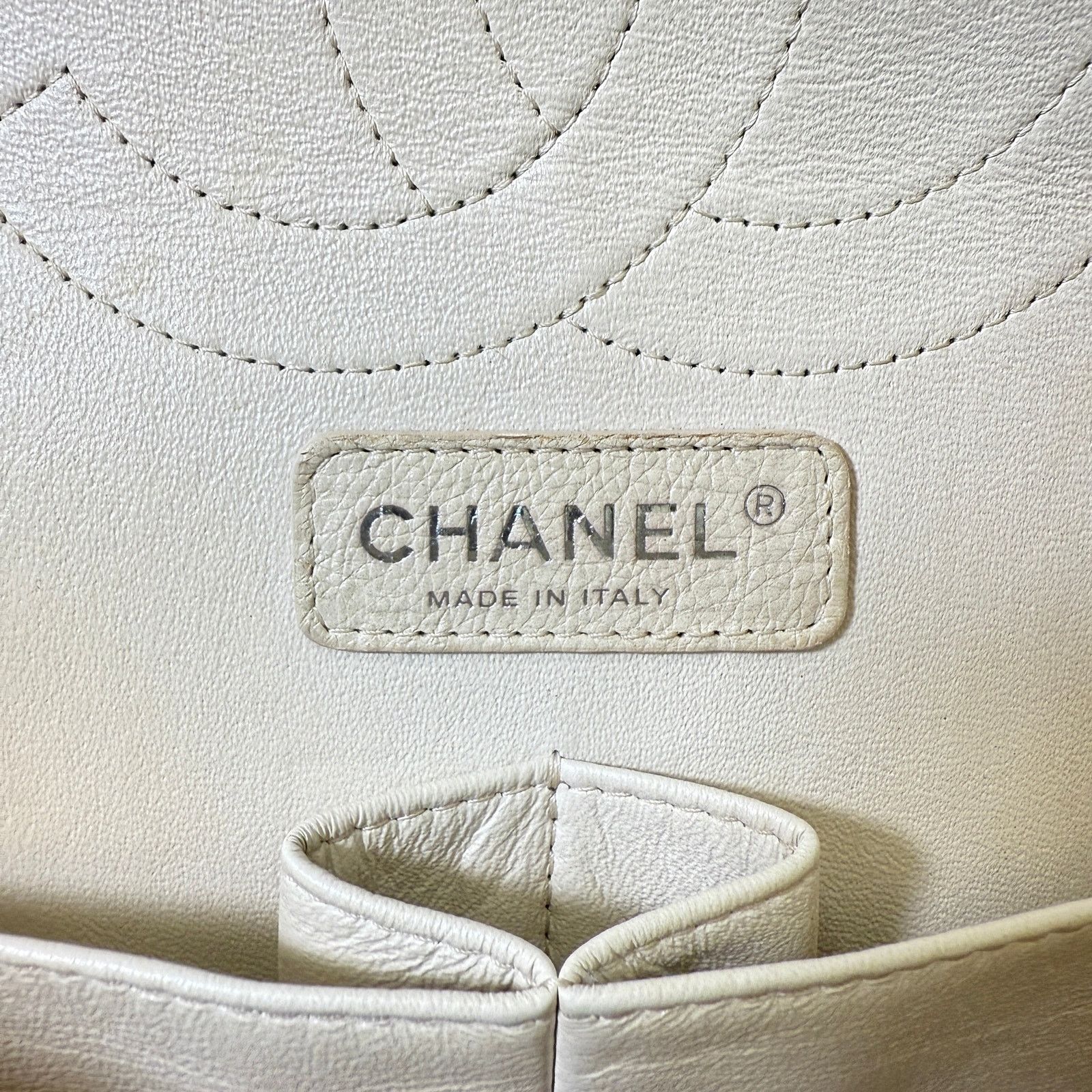 Chanel Chanel Pearly Caviar Quilted Jumbo Double Flap Dark White Size ONE SIZE - 17 Thumbnail