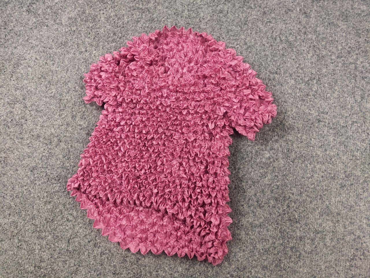 Japanese Brand Vintage Y2K Short Stretchy Top Issey Miyake Pleats Style Size M / US 6-8 / IT 42-44 - 4 Thumbnail