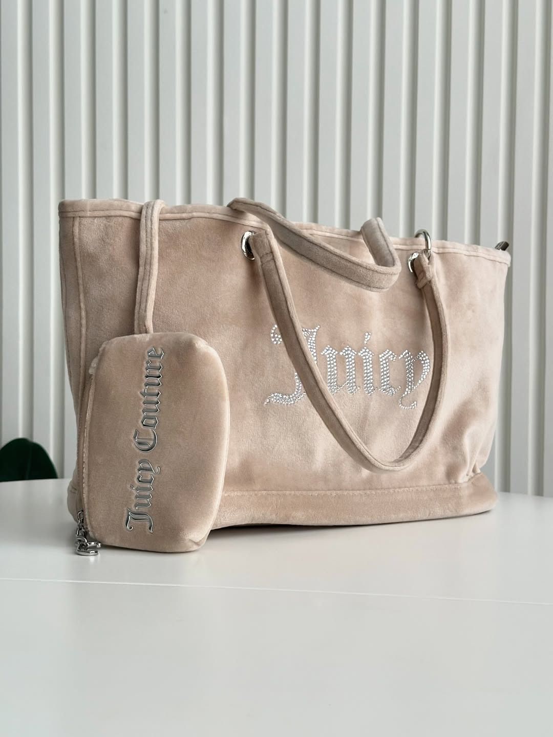 Juicy Couture Juicy Couture Large Beige Tote Rhinestone Logo Size ONE SIZE - 6 Thumbnail