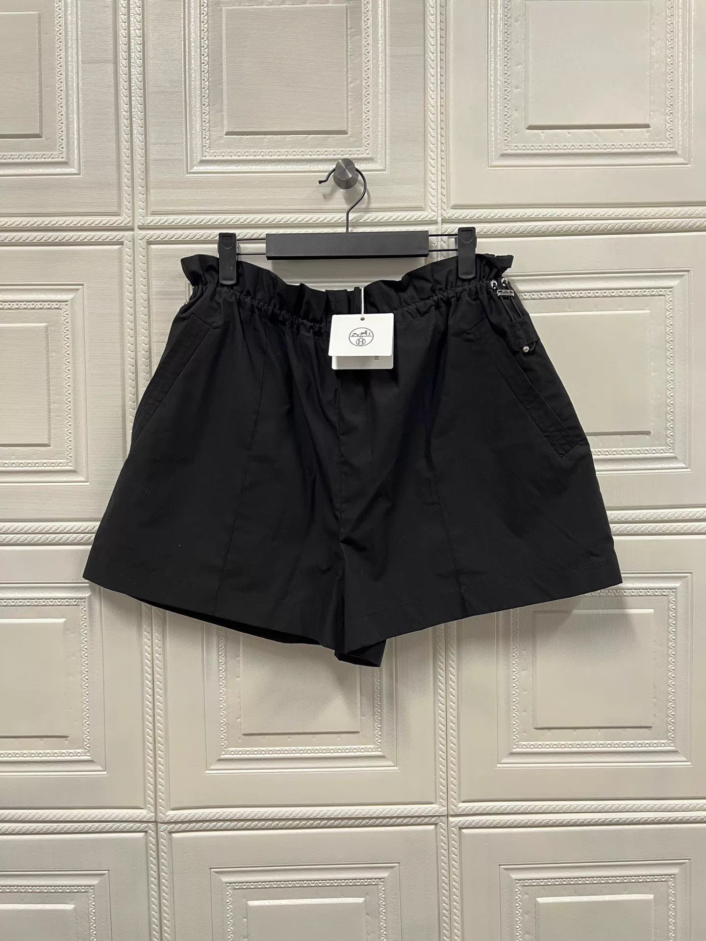 Hermes Hermès Old Money Solid MW Shorts 36 D61402 NWT Size 26" / US 2 / IT 38 - 1 Thumbnail