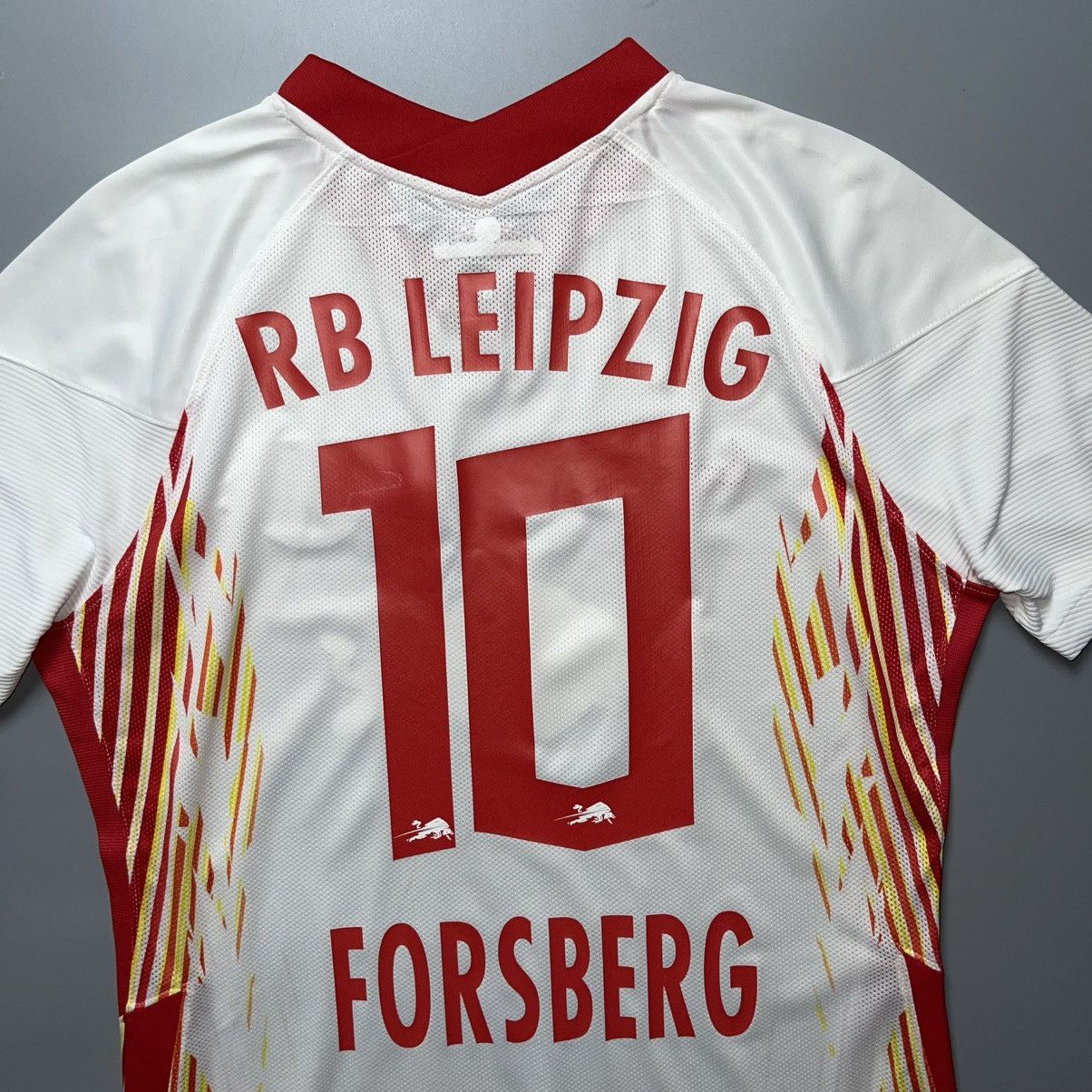 Nike RB LEIPZIG NIKE 2020/2021 FOOTBALL HOME JERSEY #10 FORSBERG Size US L / EU 52-54 / 3 - 8 Thumbnail