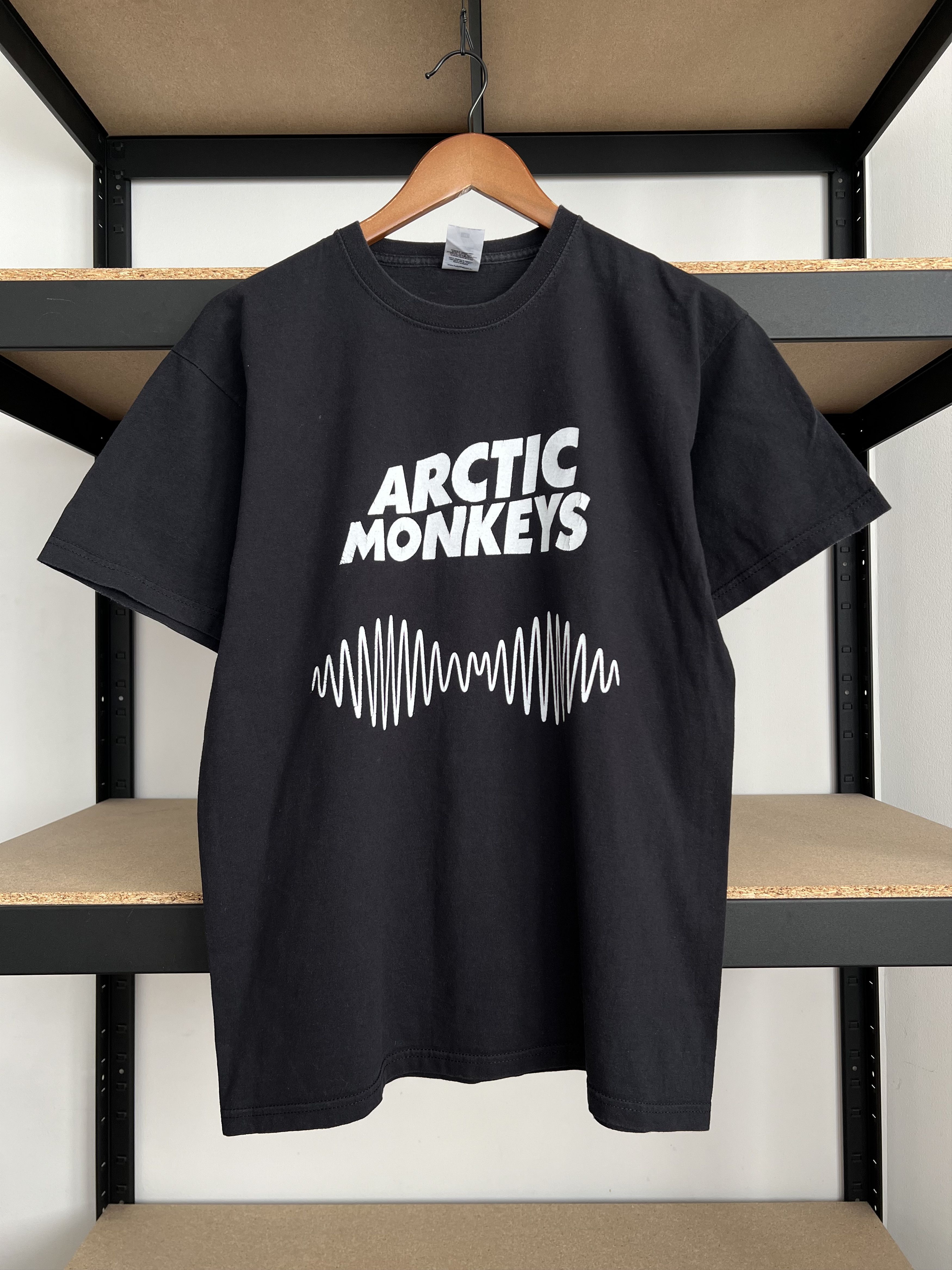 Band Tees Vintage 2000s Arctic Monkeys Black T-shirt Size US M / EU 48-50 / 2 - 1 Thumbnail
