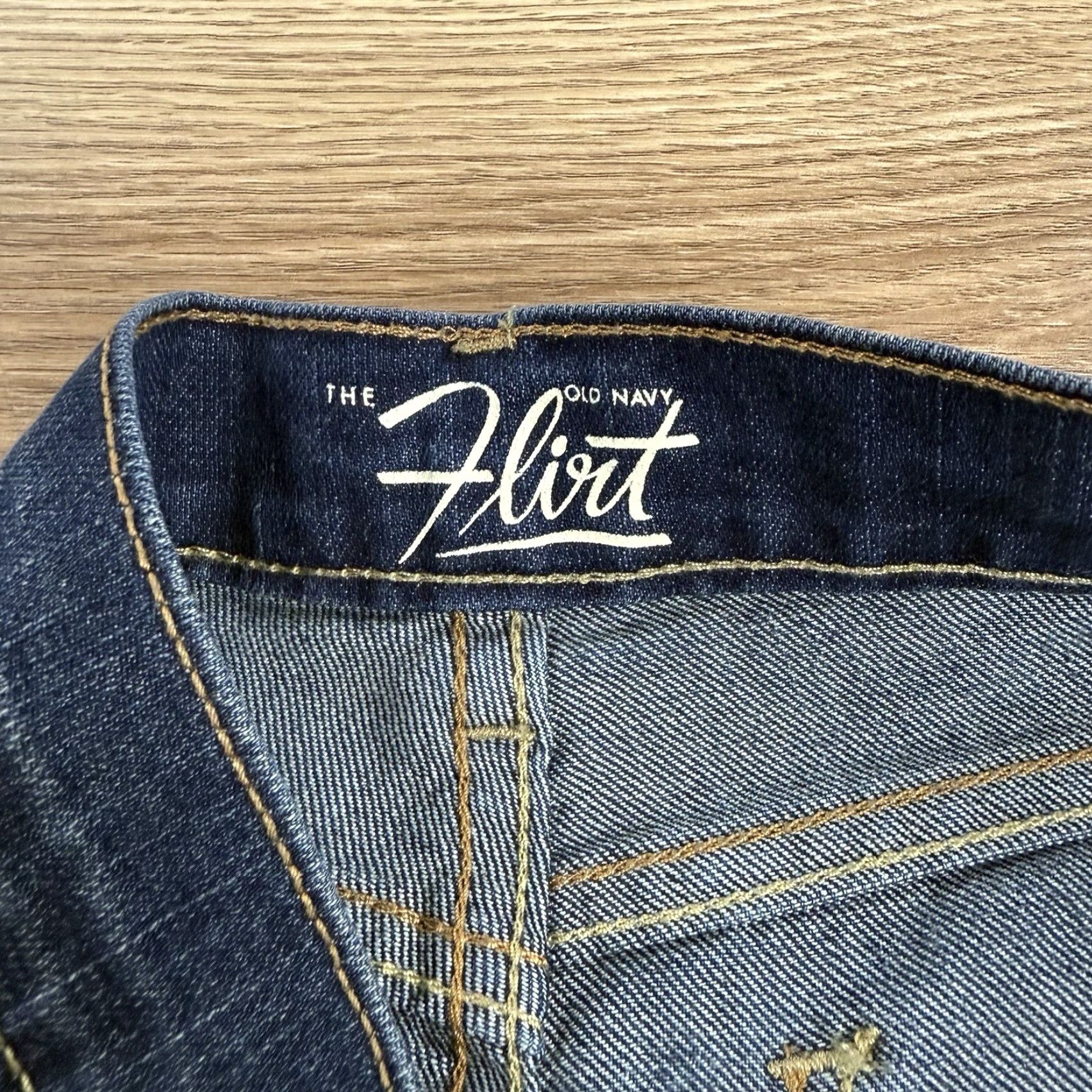 Old Navy Old Navy The Flirt Bootcut Jeans Women's Size 8 Short Size 30" / US 8 / IT 44 - 2 Thumbnail