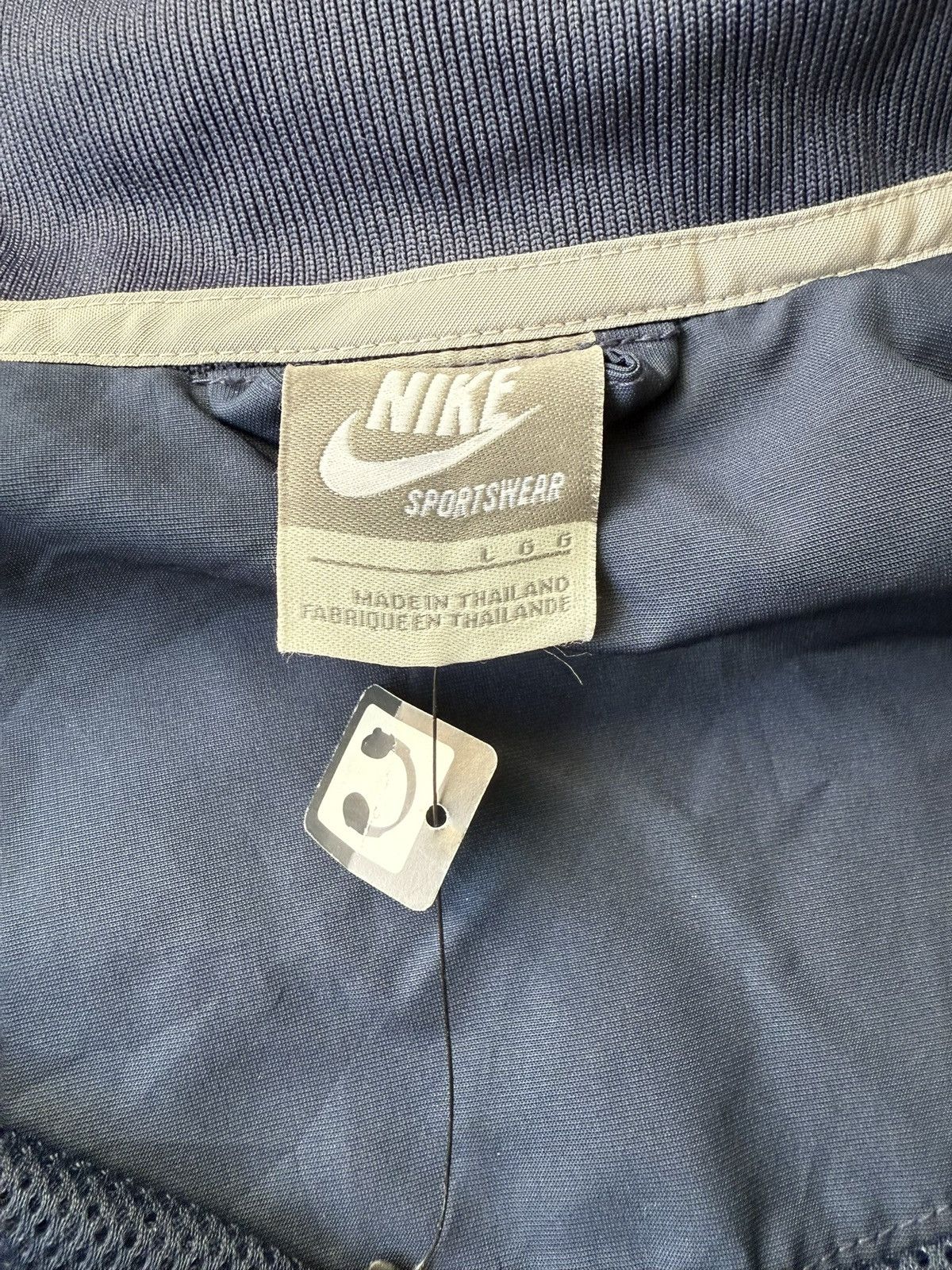 Nike Nike Vintage Mens Windbreaker Track Jacket Size US L / EU 52-54 / 3 - 3 Thumbnail