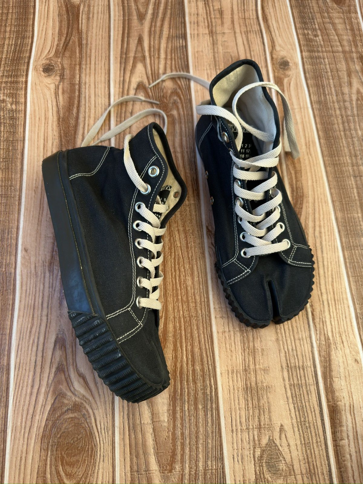 Maison Margiela Maison margiela Tabi Canvas Hightop Black Sneaks 22. Size US 8 / IT 38 - 12 Thumbnail