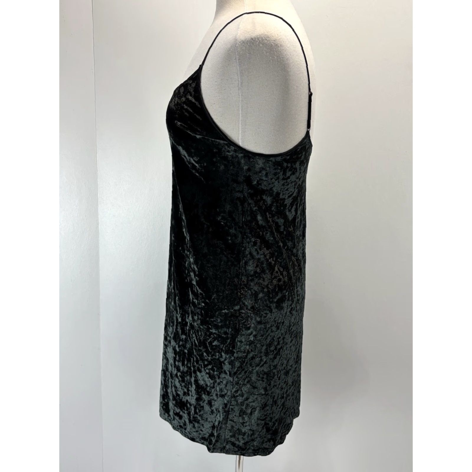 Victoria's Secret Victoria's Secret Crushed Velvet Nightgown Dress XS Black Women’s Velvet Mini Nightgown Goth Whimsigoth Size XS / US 0-2 / IT 36-38 - 2 Thumbnail
