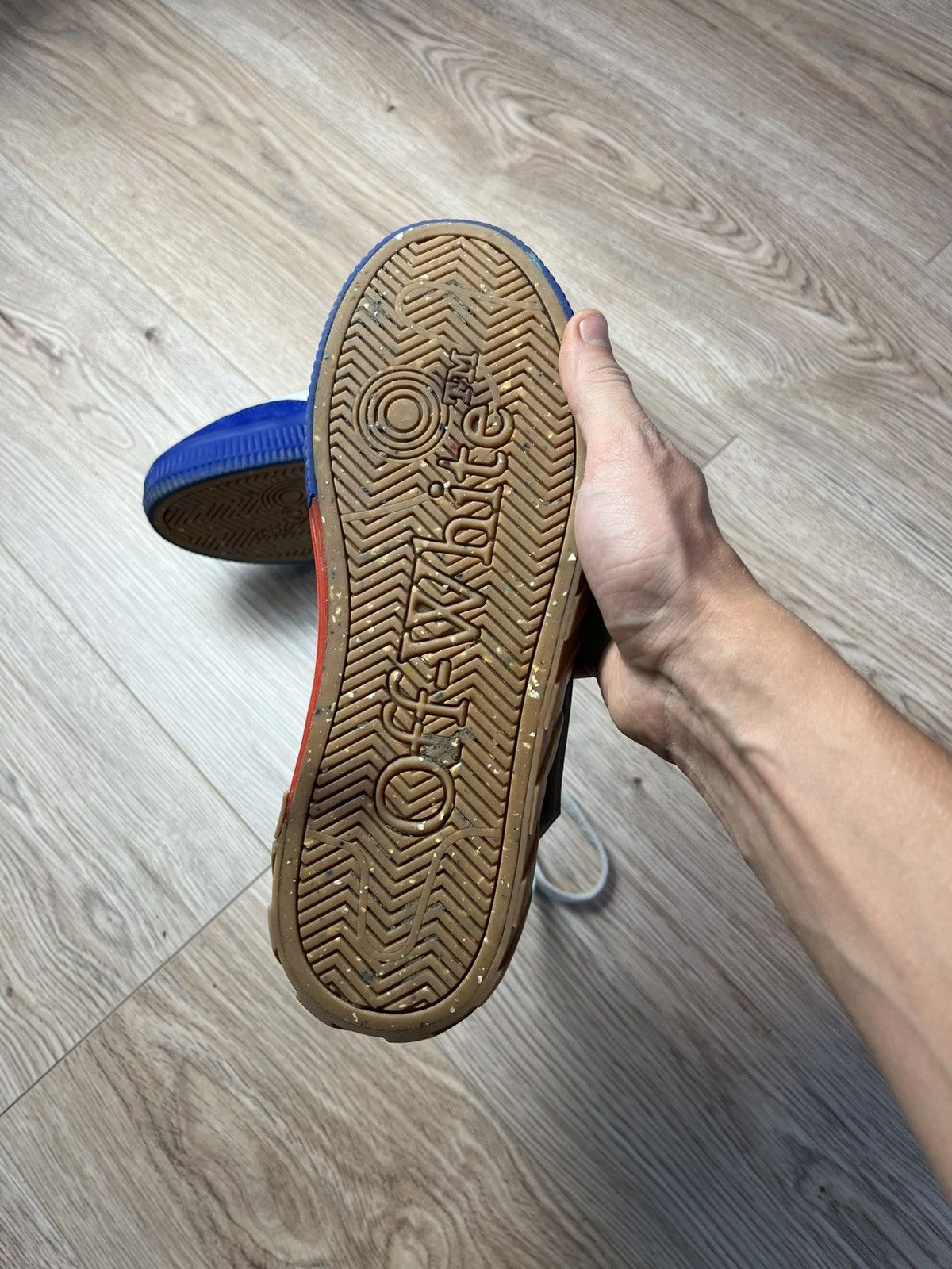 Off-White Off-White Vulc low Floating Arrow Blue Fluo Men’s Sneakers Size US 9 / EU 42 - 4 Thumbnail