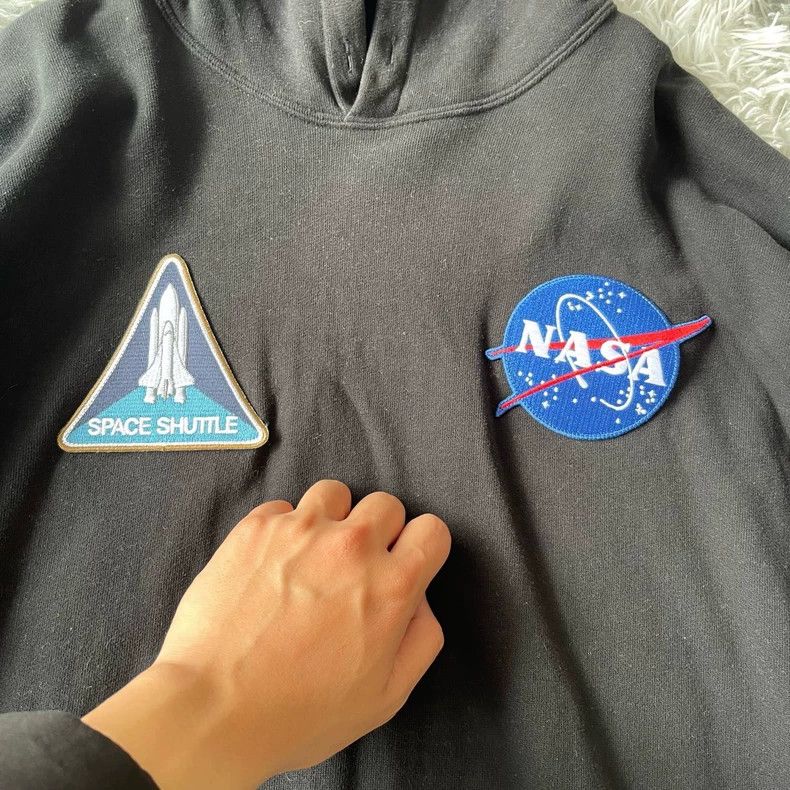 Balenciaga Balenciaga FW21 NASA Co-branded Embroidered Patch Hoodie 25 Size US XXS / EU 40 - 2 Thumbnail