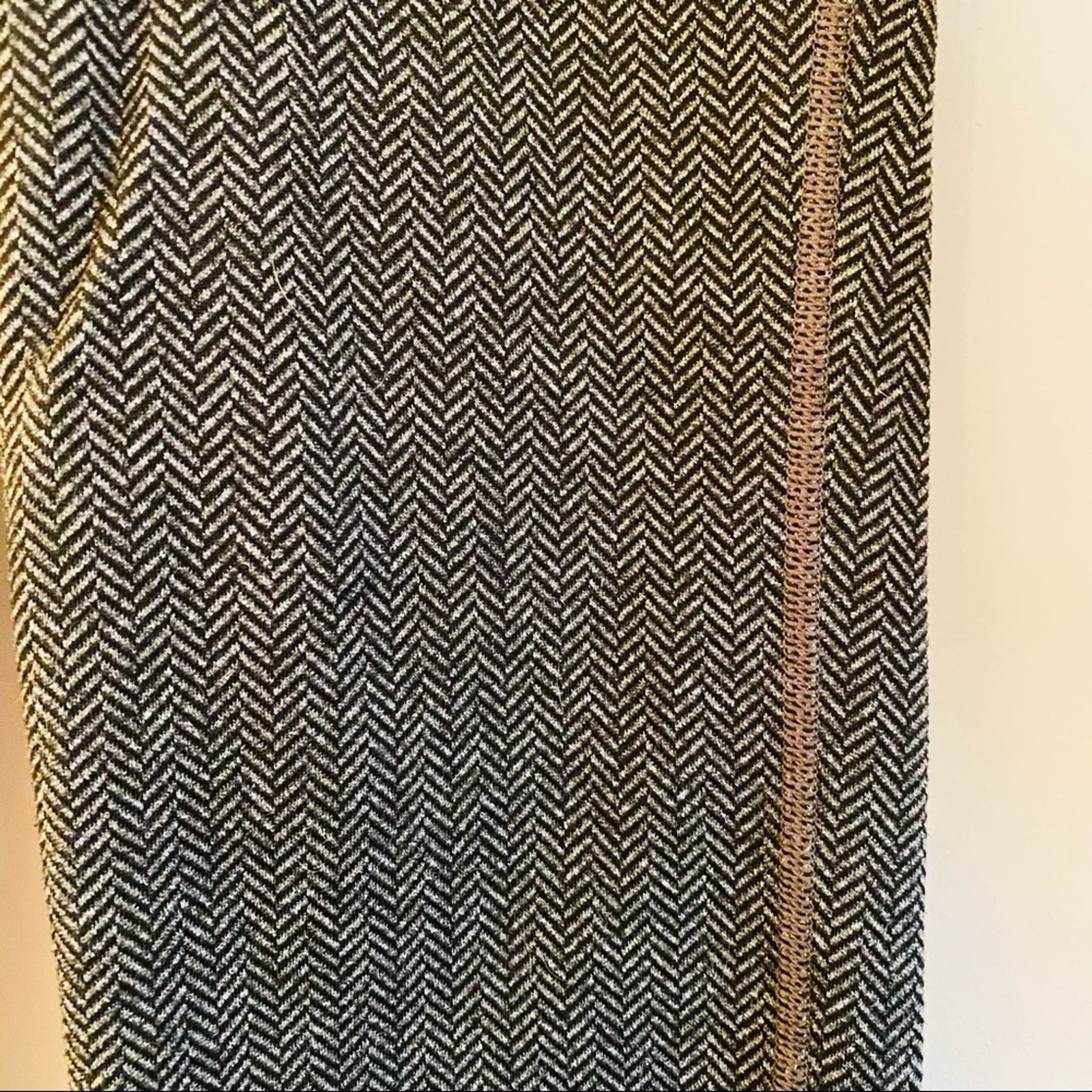 Old Navy OLD NAVY ACTIVE Grey Black Striped High Rise Ankle Leggings Size 27" / US 4 / IT 40 - 2 Thumbnail