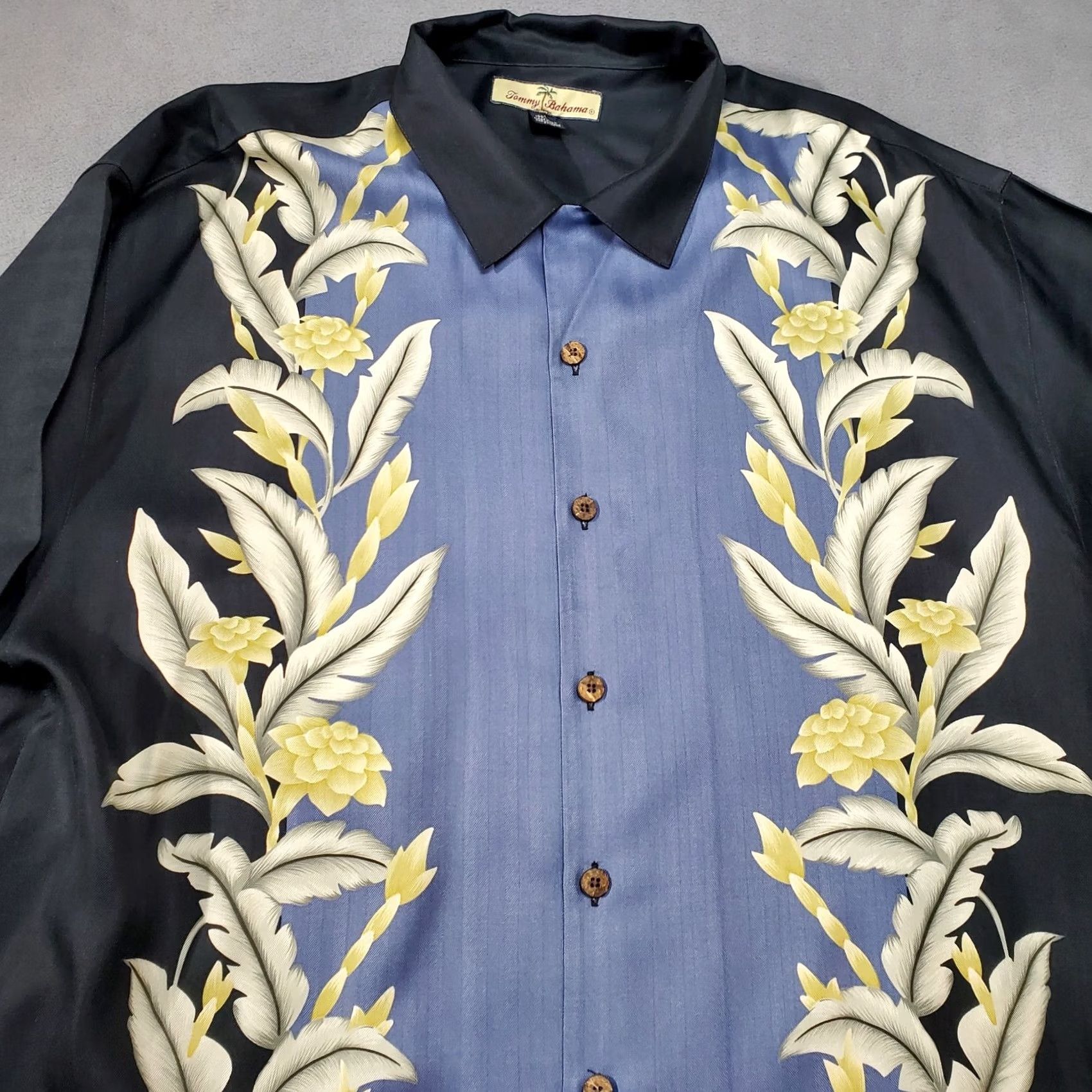 Tommy Bahama Tommy Bahama Shirt Mens Large Blue Silk Short Sleeve Button-Up Collared Floral Pattern Beach Casual Hawaii Tropical Size US L / EU 52-54 / 3 - 3 Thumbnail