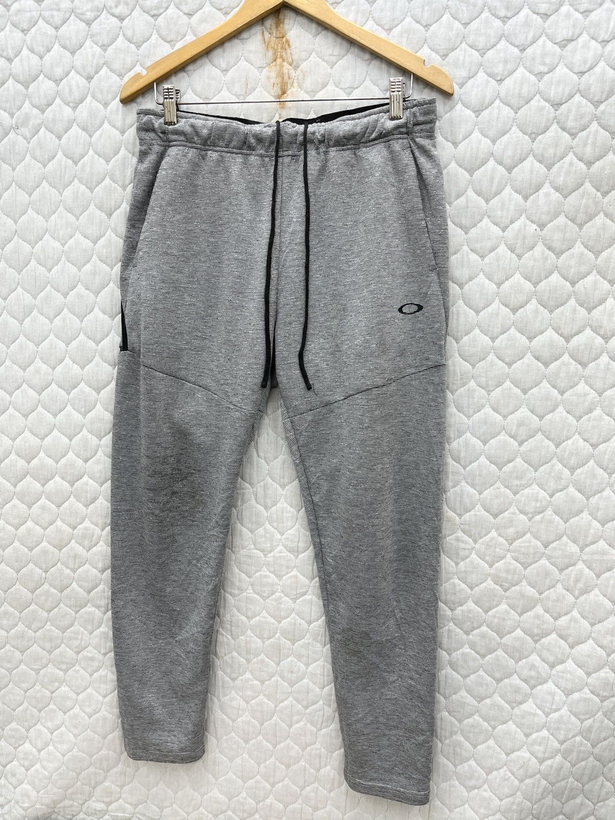 Oakley 🔥🔥🔥STEALS OAKLEY JOGGER PANTS Size US 33 - 3 Thumbnail