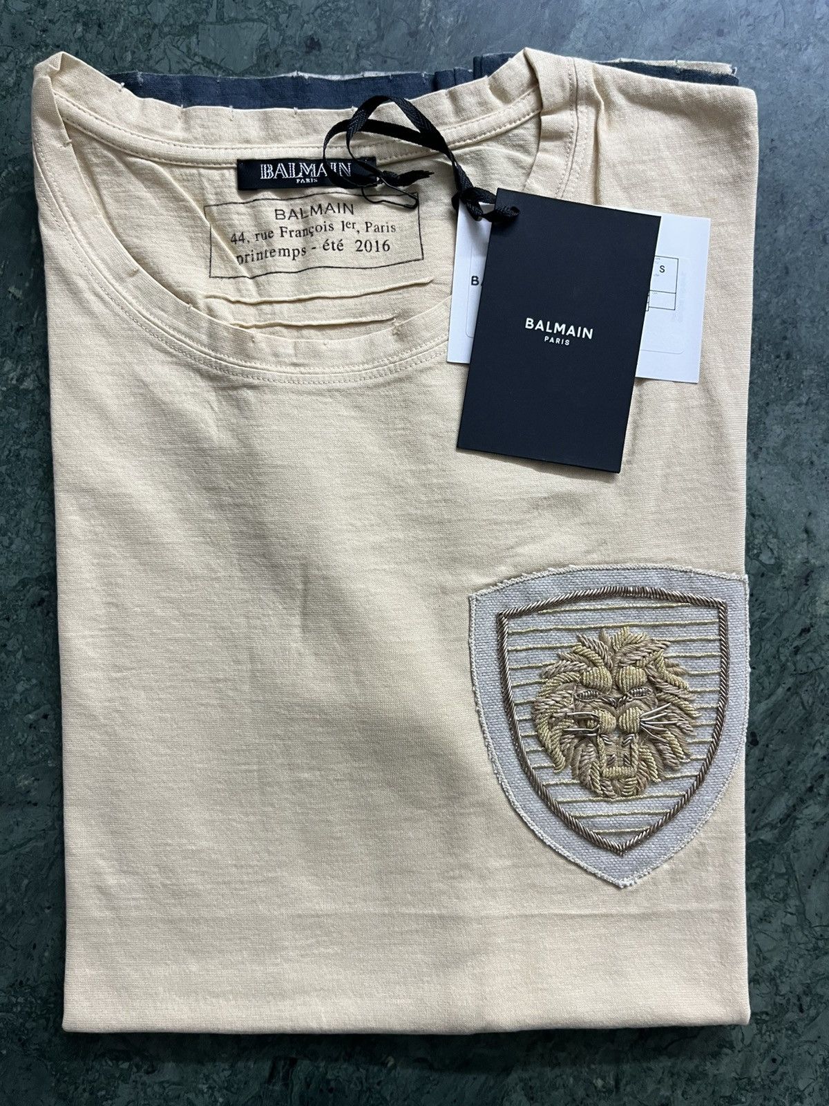 Balmain Balmain lion logo tshirt embroidery 100% cannetille Size US S / EU 44-46 / 1 - 1 Thumbnail