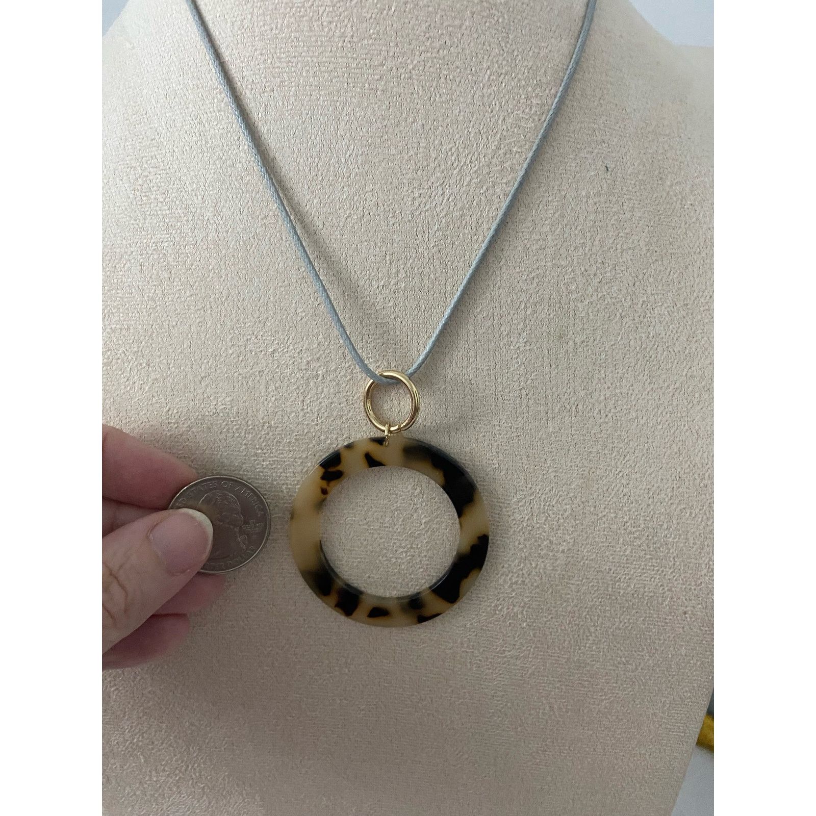 Handmade tortoiseshell pendant necklace Size ONE SIZE - 2 Thumbnail