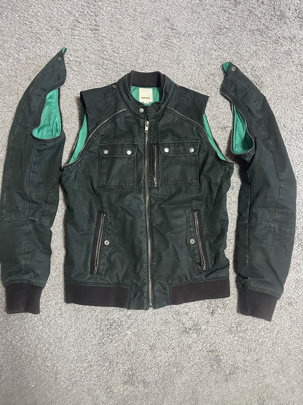 Diesel DIESEL ARCHIVE 2WAY AVANT GARDE DETACHABLE SLEEVE SIZE L Size US L / EU 52-54 / 3 - 1 Thumbnail