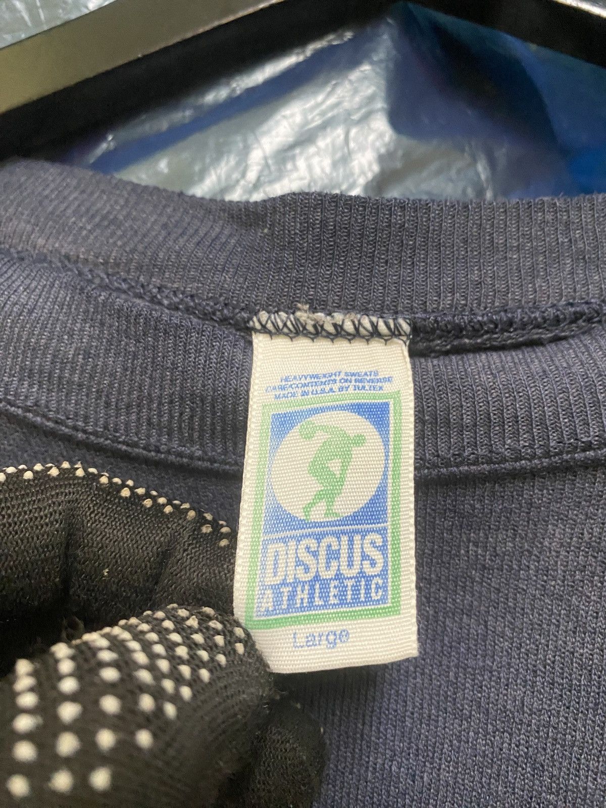Vintage Vintage DISCUS ATHLETIC Navy Blue Heavyweight Sweatshirt Size US L / EU 52-54 / 3 - 5 Thumbnail